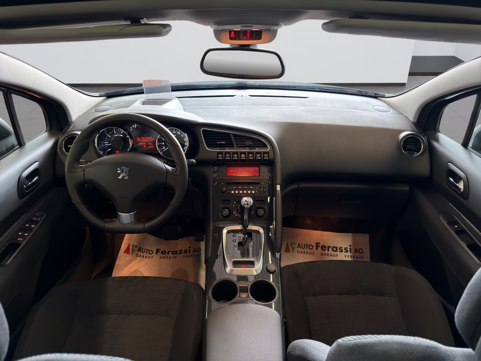 PEUGEOT 3008 1.6 16V T Allure Tiptronic-image-11