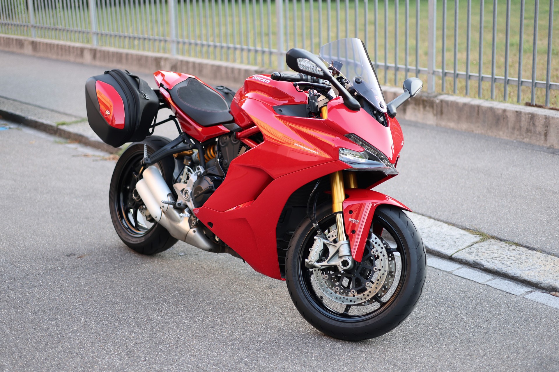 DUCATI 950 Supersport S-image-1