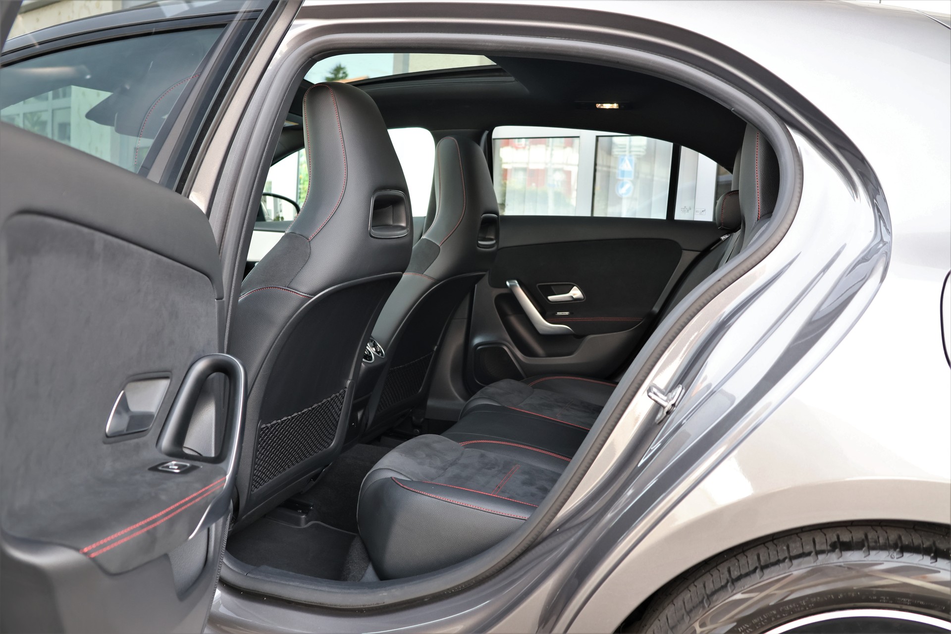 MERCEDES-BENZ A 200 AMG Line 7G-DCT (CH)-image-11