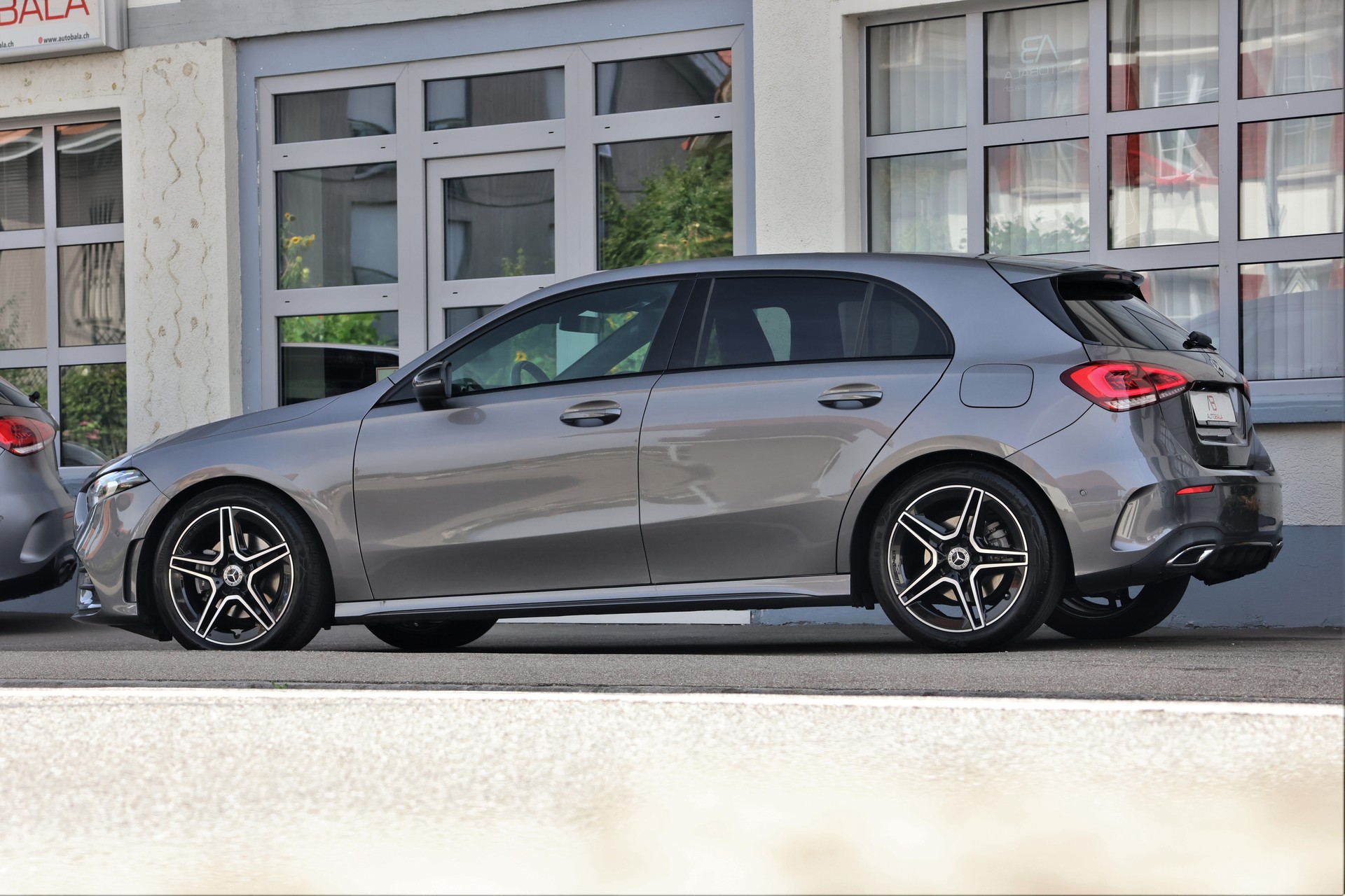 MERCEDES-BENZ A 200 AMG Line 7G-DCT (CH)-showroom-element-3