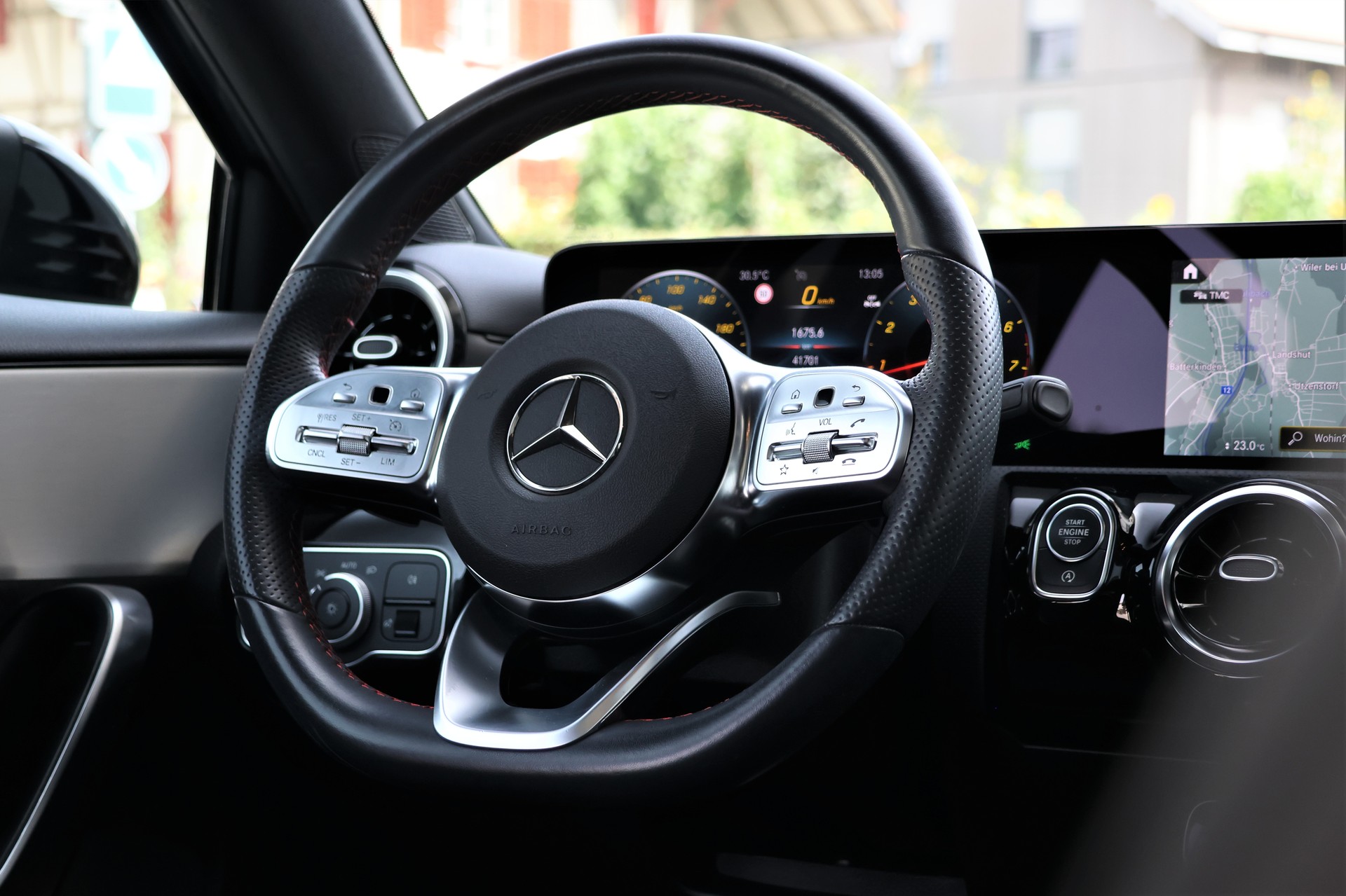 MERCEDES-BENZ A 200 AMG Line 7G-DCT (CH)-image-13
