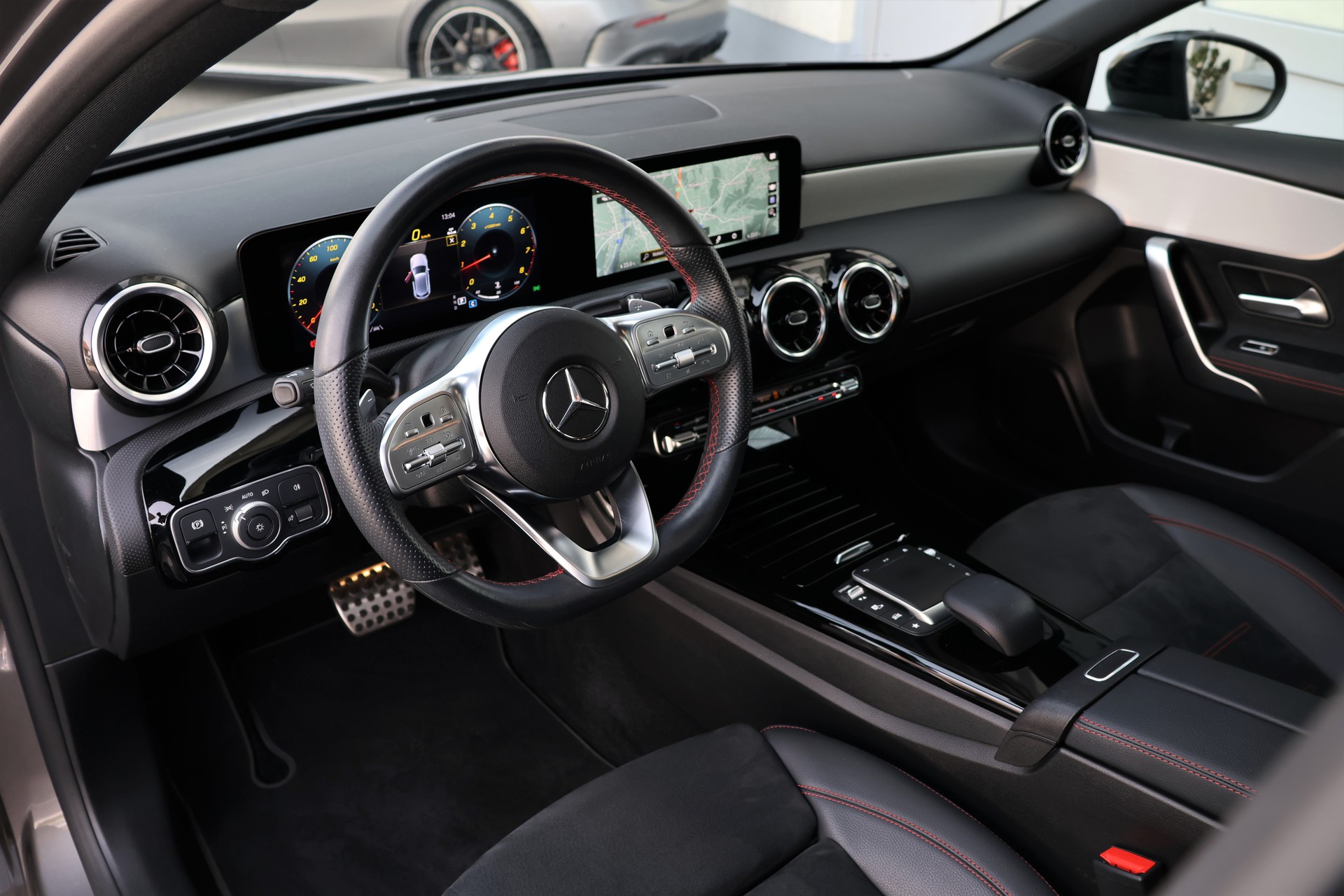 MERCEDES-BENZ A 200 AMG Line 7G-DCT (CH)-image-9