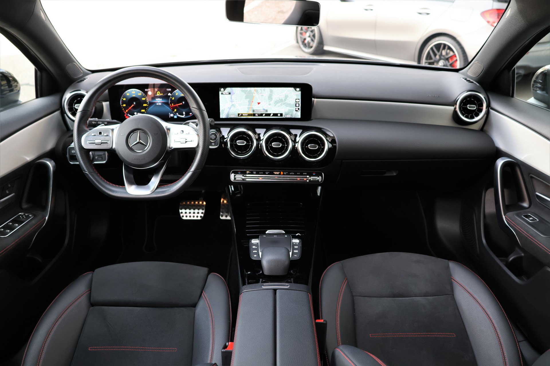 MERCEDES-BENZ A 200 AMG Line 7G-DCT (CH)-image-14