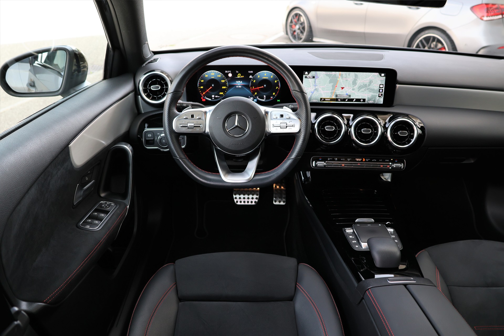 MERCEDES-BENZ A 200 AMG Line 7G-DCT (CH)-image-12