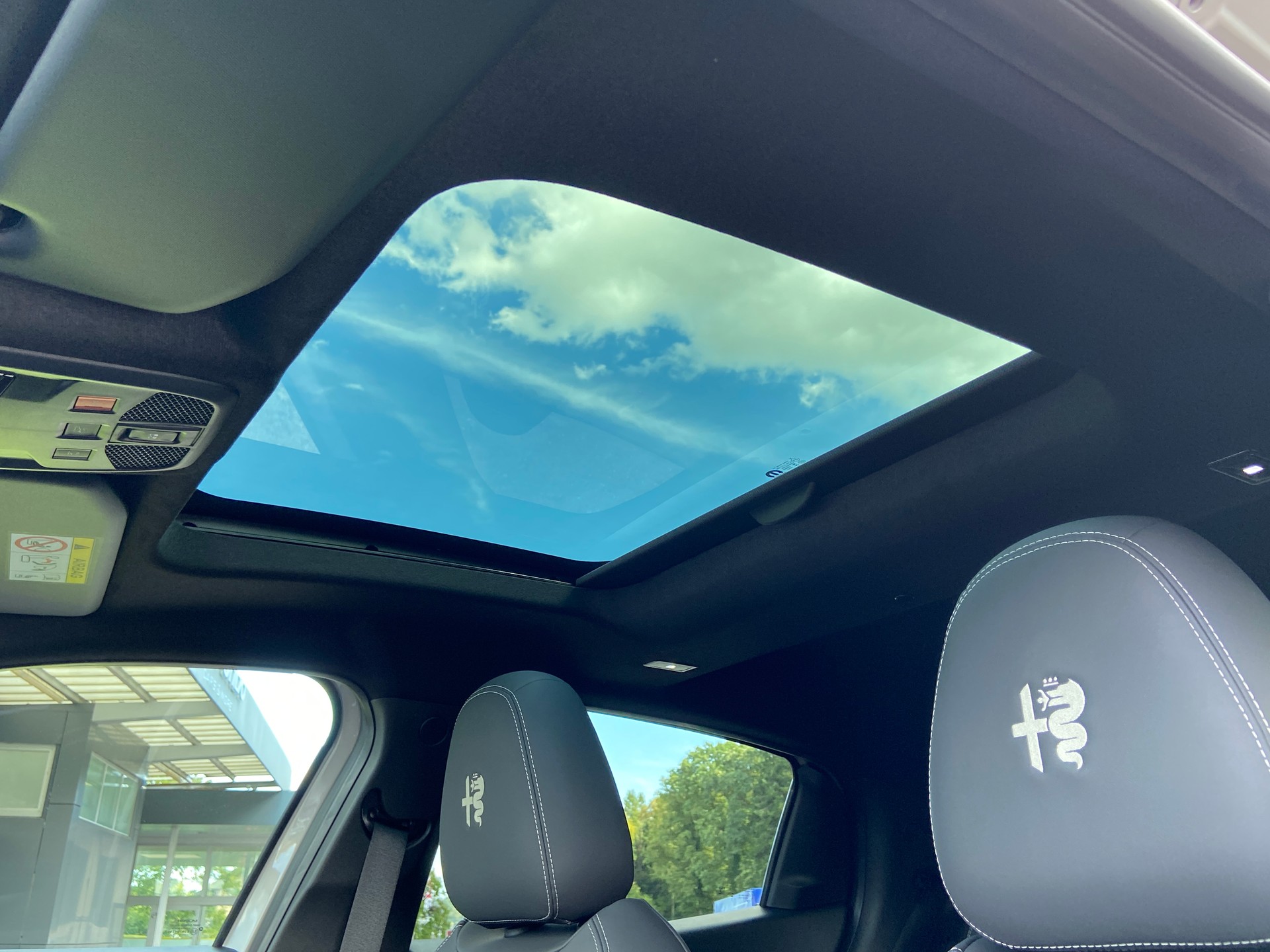 ALFA ROMEO Junior 1.2 48V Hybrid Sport Speciale Tech Sky MY26-showroom-element-3