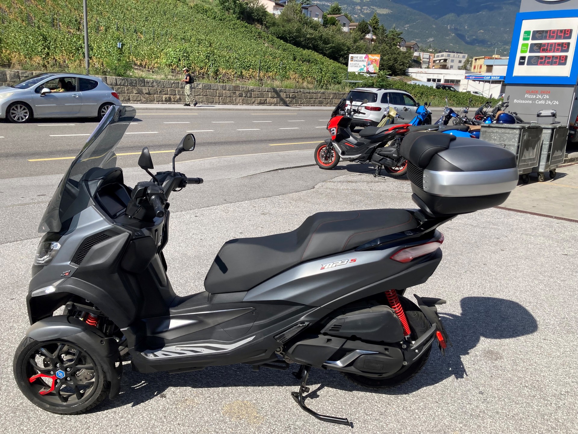 PIAGGIO MP3 400 Sport RST-image-4