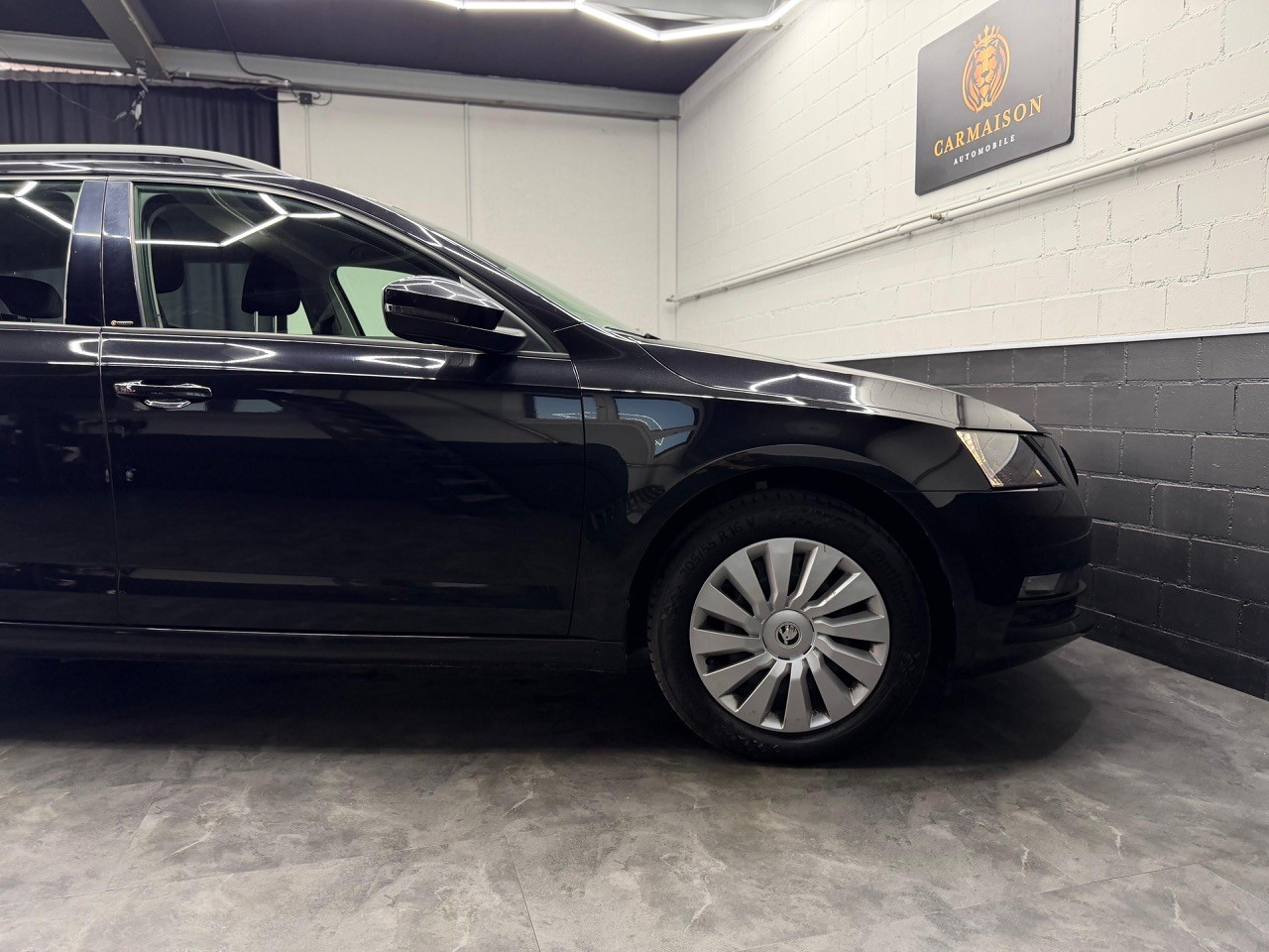 SKODA Octavia Combi 1.5 TSI Ambition DSG | CH-Auto | ACC Tempomat | Rückfahrkamera-image-9