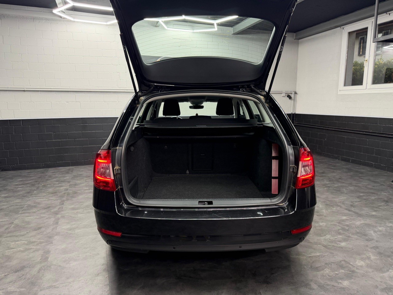 SKODA Octavia Combi 1.5 TSI Ambition DSG | CH-Auto | ACC Tempomat | Rückfahrkamera-image-20