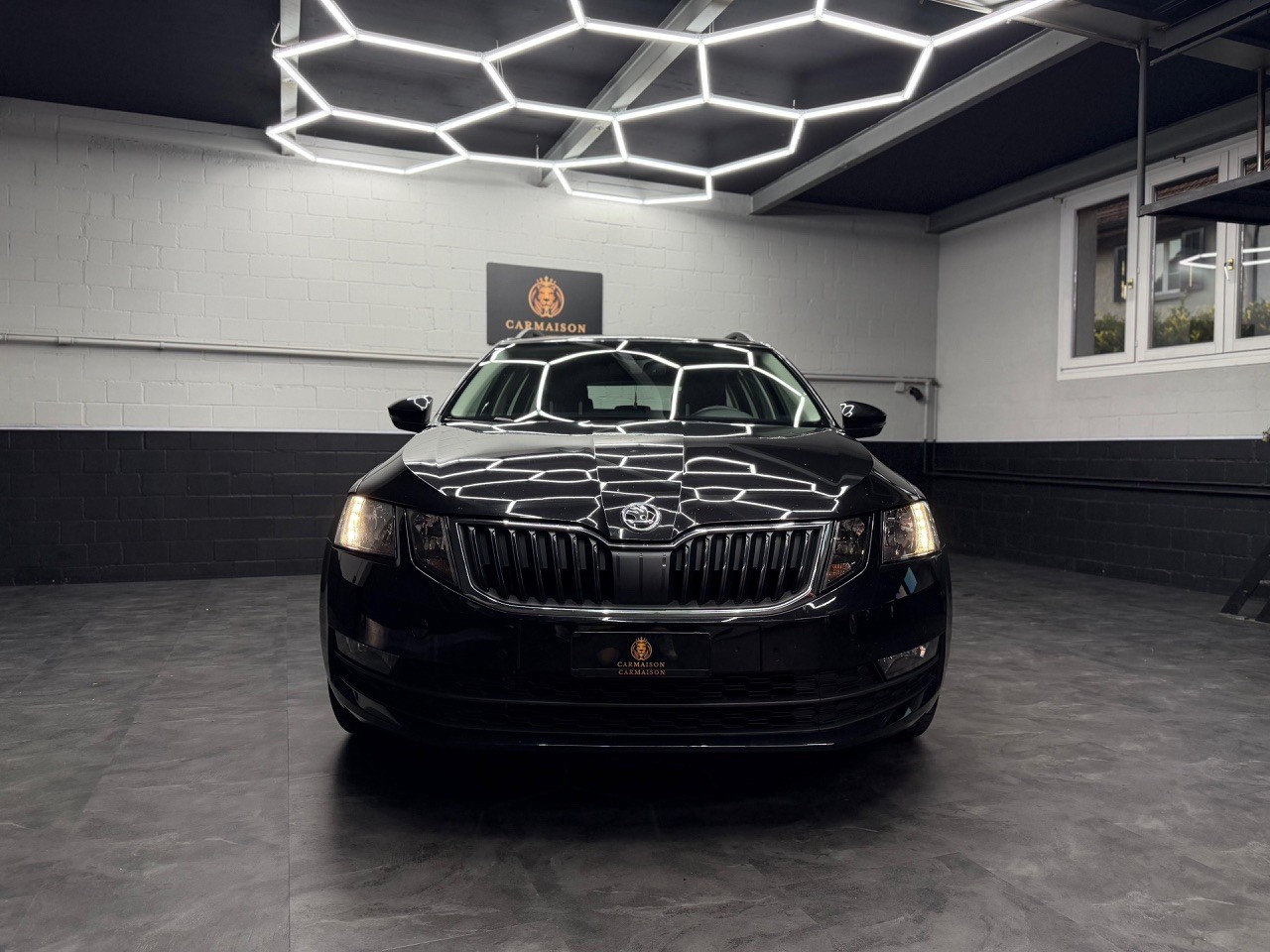 SKODA Octavia Combi 1.5 TSI Ambition DSG | CH-Auto | ACC Tempomat | Rückfahrkamera-showroom-element-2