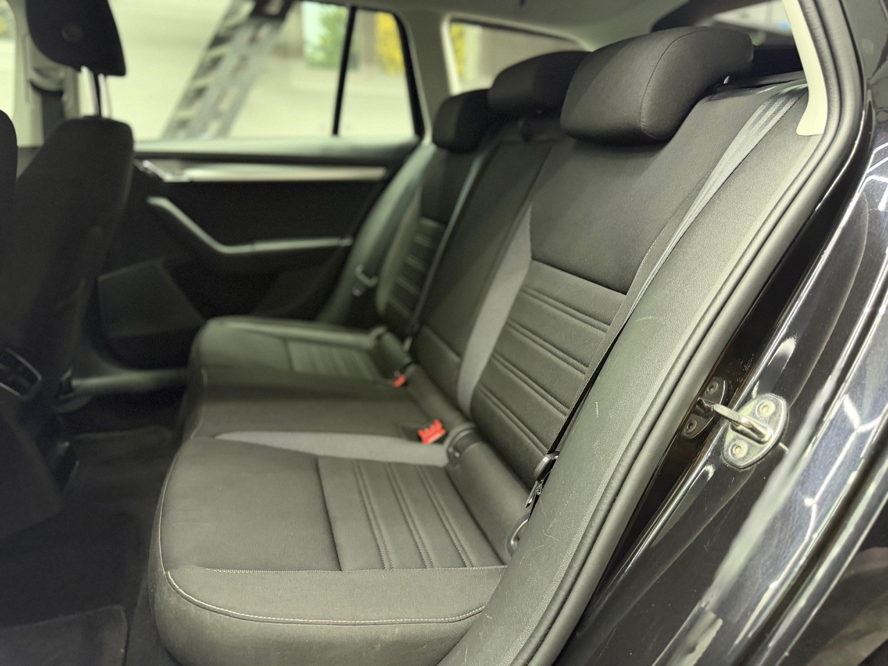 SKODA Octavia Combi 1.5 TSI Ambition DSG | CH-Auto | ACC Tempomat | Rückfahrkamera-image-19