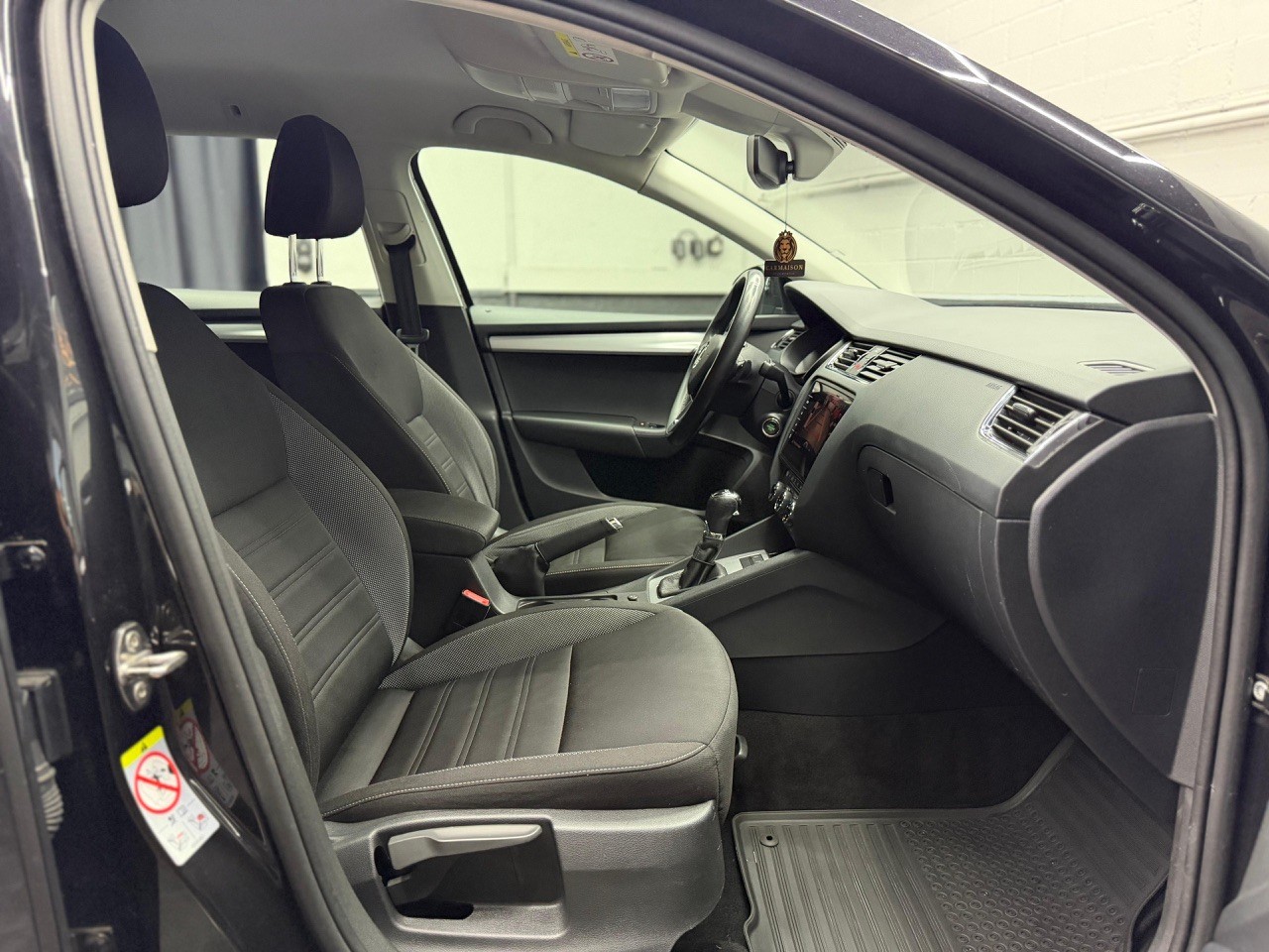 SKODA Octavia Combi 1.5 TSI Ambition DSG | CH-Auto | ACC Tempomat | Rückfahrkamera-image-22