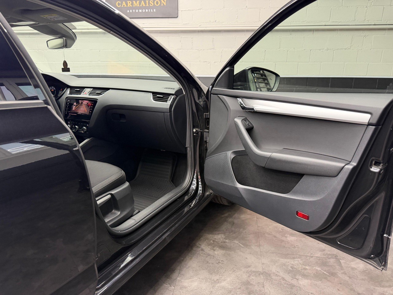 SKODA Octavia Combi 1.5 TSI Ambition DSG | CH-Auto | ACC Tempomat | Rückfahrkamera-image-21