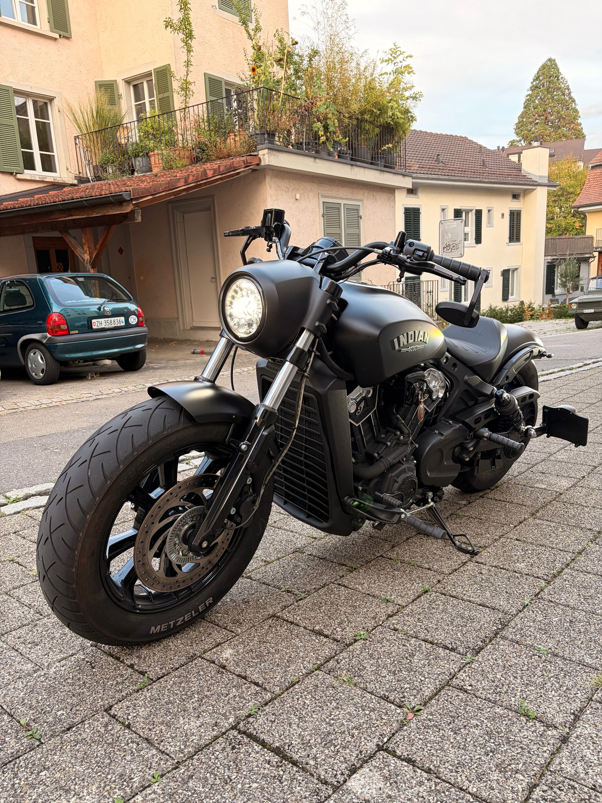 INDIAN Scout Bobber ABS-image-1