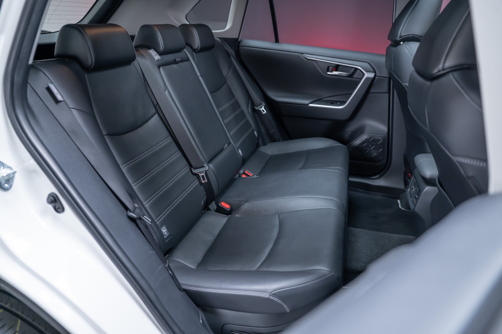 TOYOTA RAV-4 2.5 HEV Premium / CH-Fahrzeug / Panorama-Glasdach / 360°Kamera /-image-23