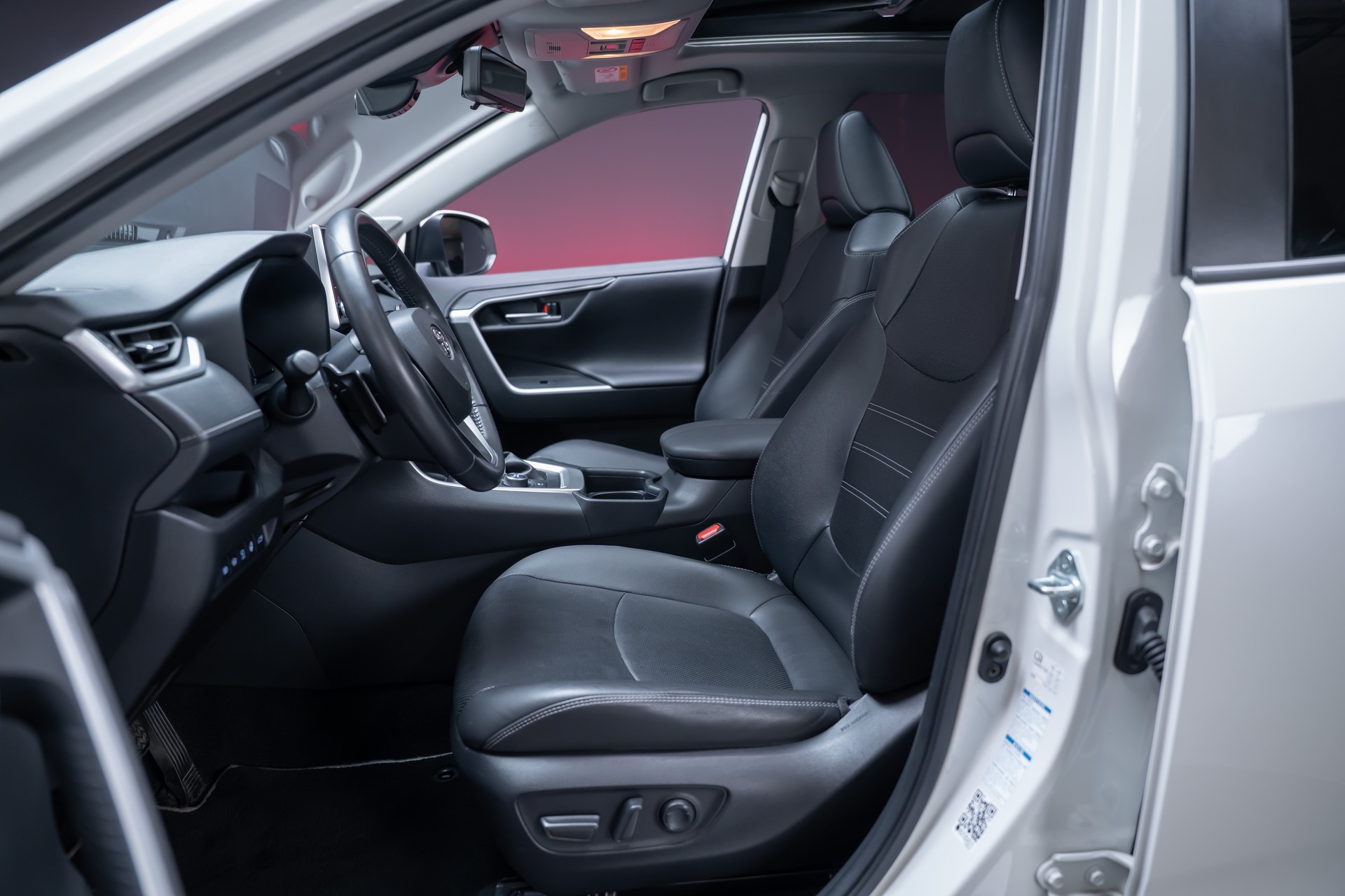 TOYOTA RAV-4 2.5 HEV Premium / CH-Fahrzeug / Panorama-Glasdach / 360°Kamera /-image-11