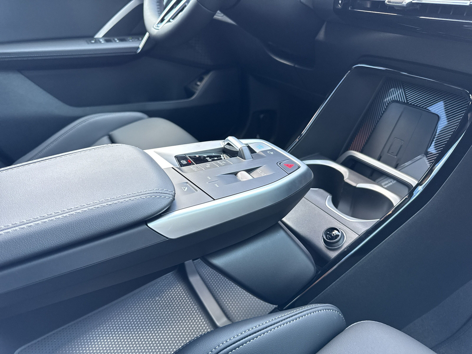 BMW iX1 eDrive 20 Edition M Sport-image-21