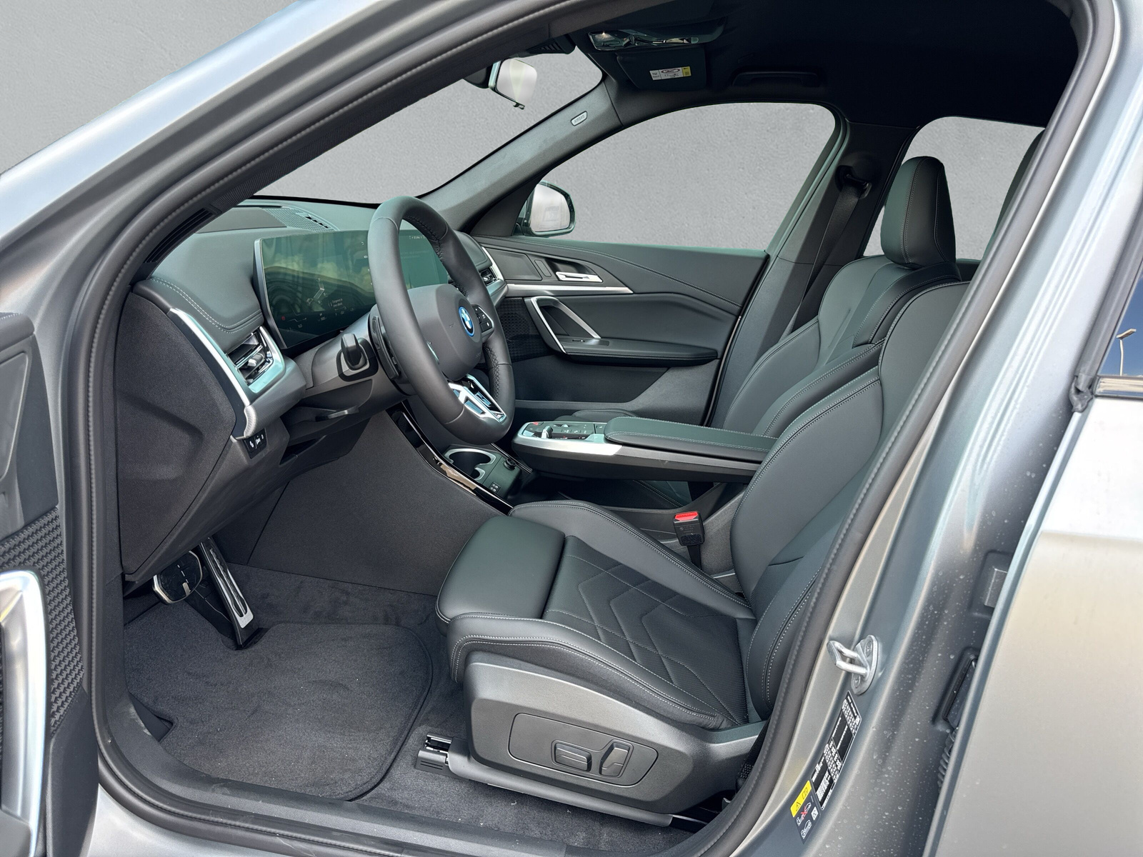 BMW iX1 eDrive 20 Edition M Sport-image-18