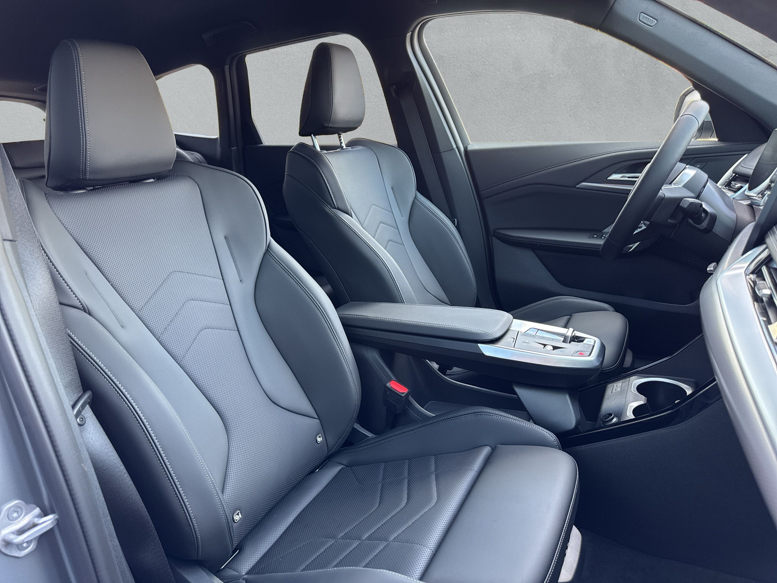 BMW iX1 eDrive 20 Edition M Sport-image-19