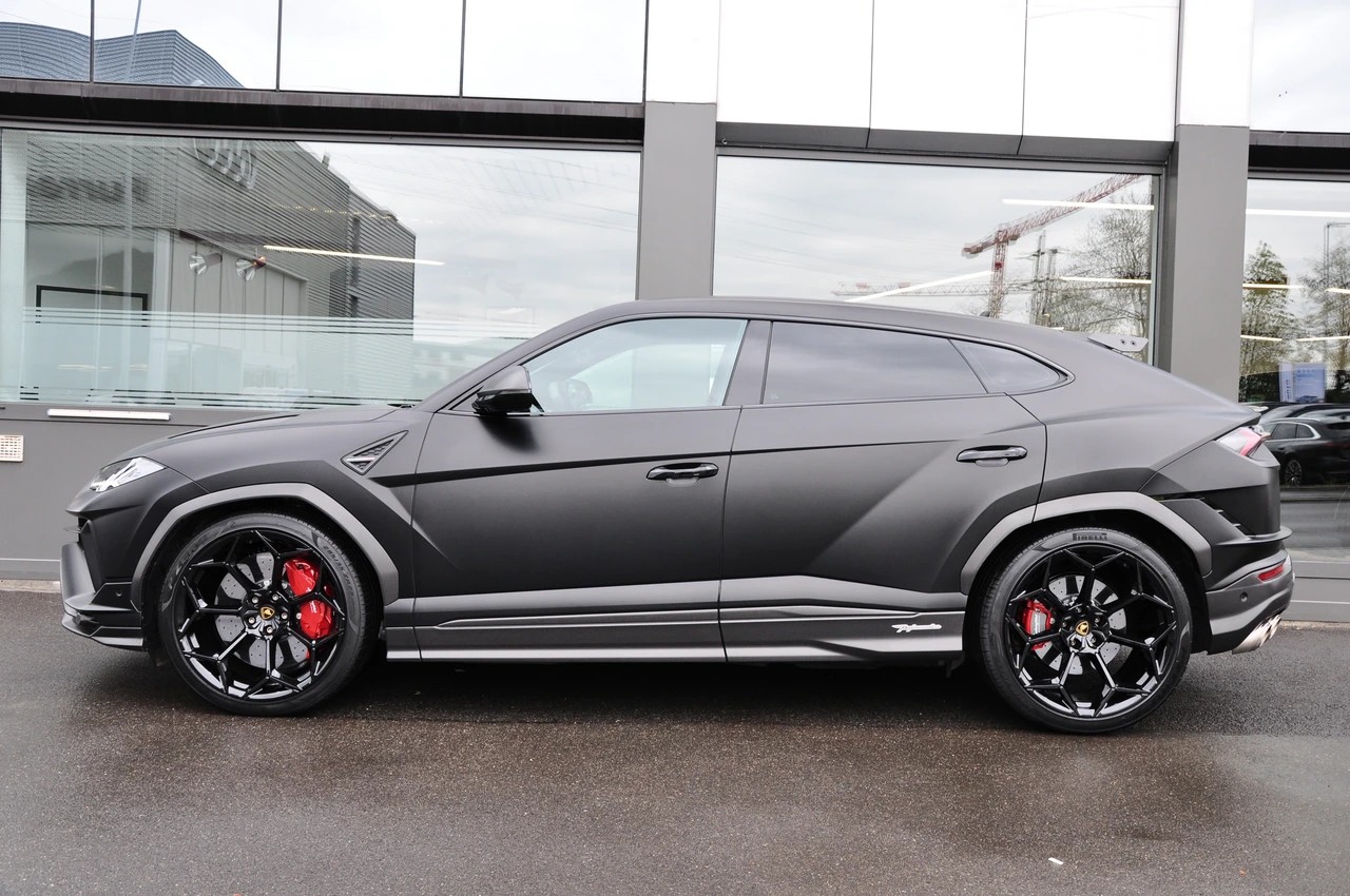 LAMBORGHINI Urus E-Gear Performante-showroom-element-3