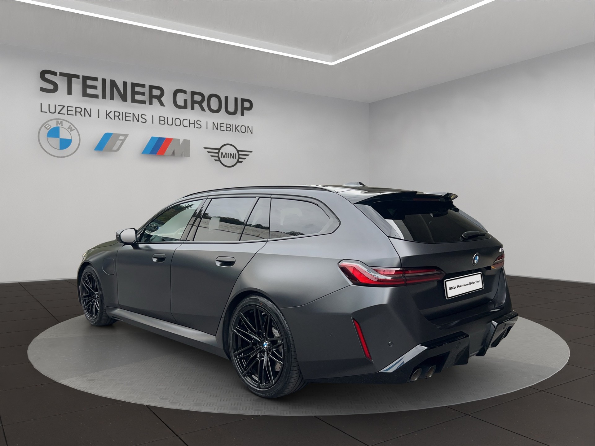 BMW M5 xDrive Touring-image-7