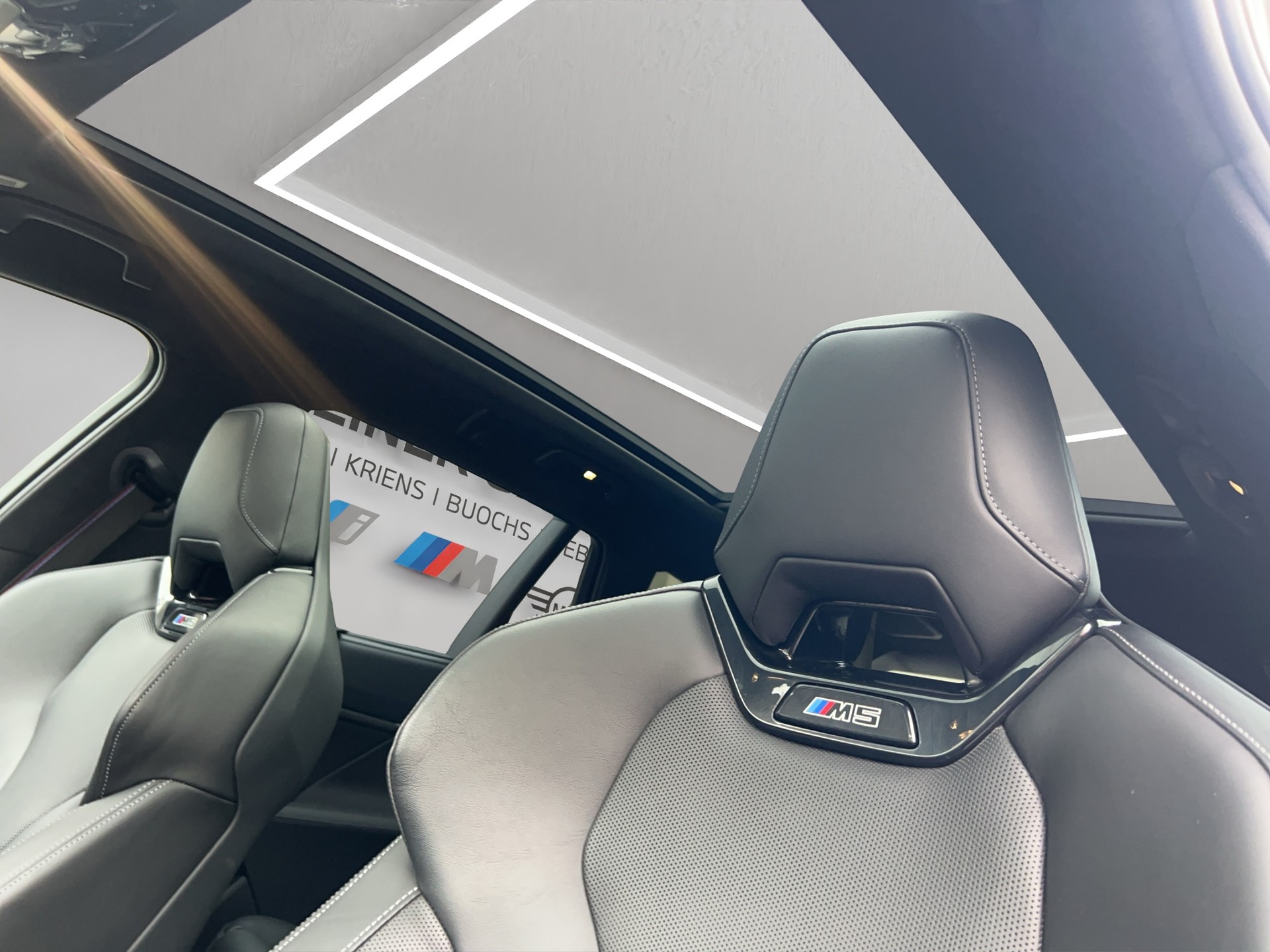BMW M5 xDrive Touring-image-13