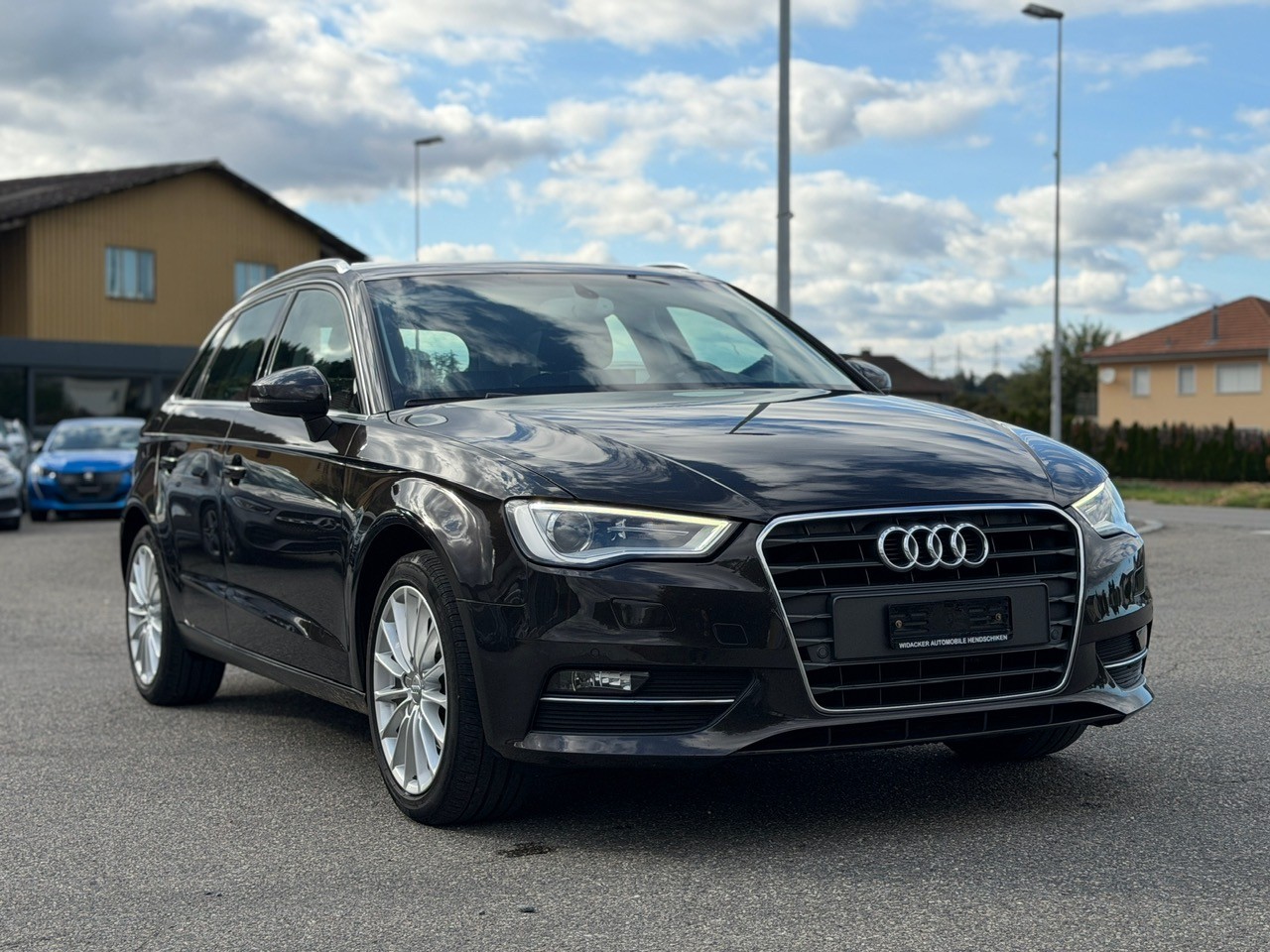 AUDI A3 Sportback 1.4 TFSI Attraction S-tronic-image-2