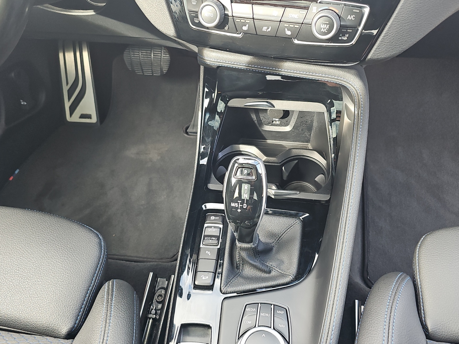 BMW X1 xDrive 18d M Sport-image-16