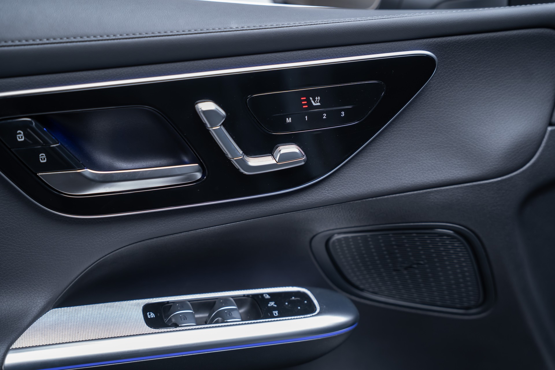 MERCEDES-BENZ GLC 220 d AMG Line 4matic Coupé / Panorama / 360°Kamera / AHK-image-15