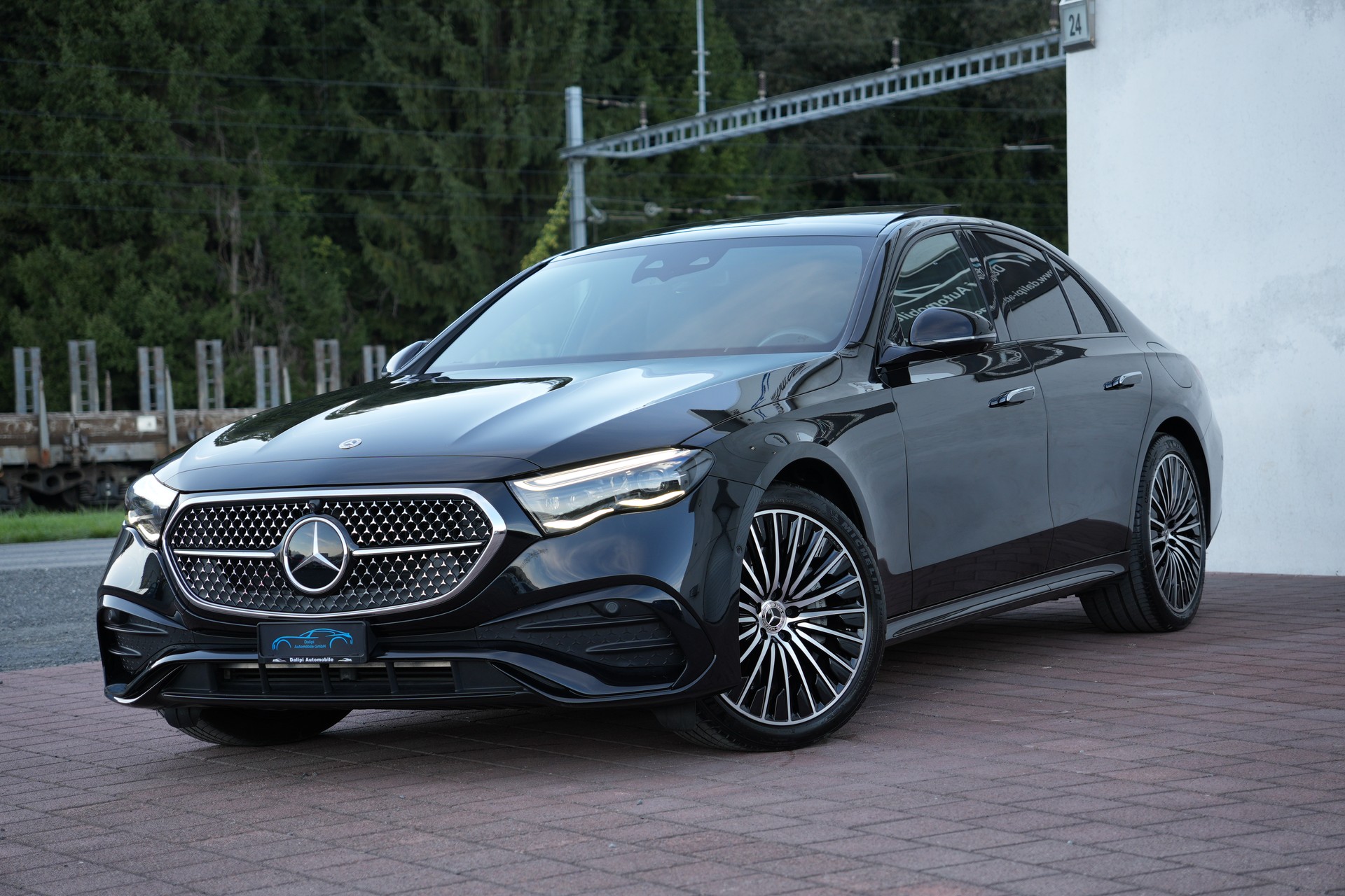 MERCEDES-BENZ E 400 e 4Matic 9G-Tronic (CH)-image-8
