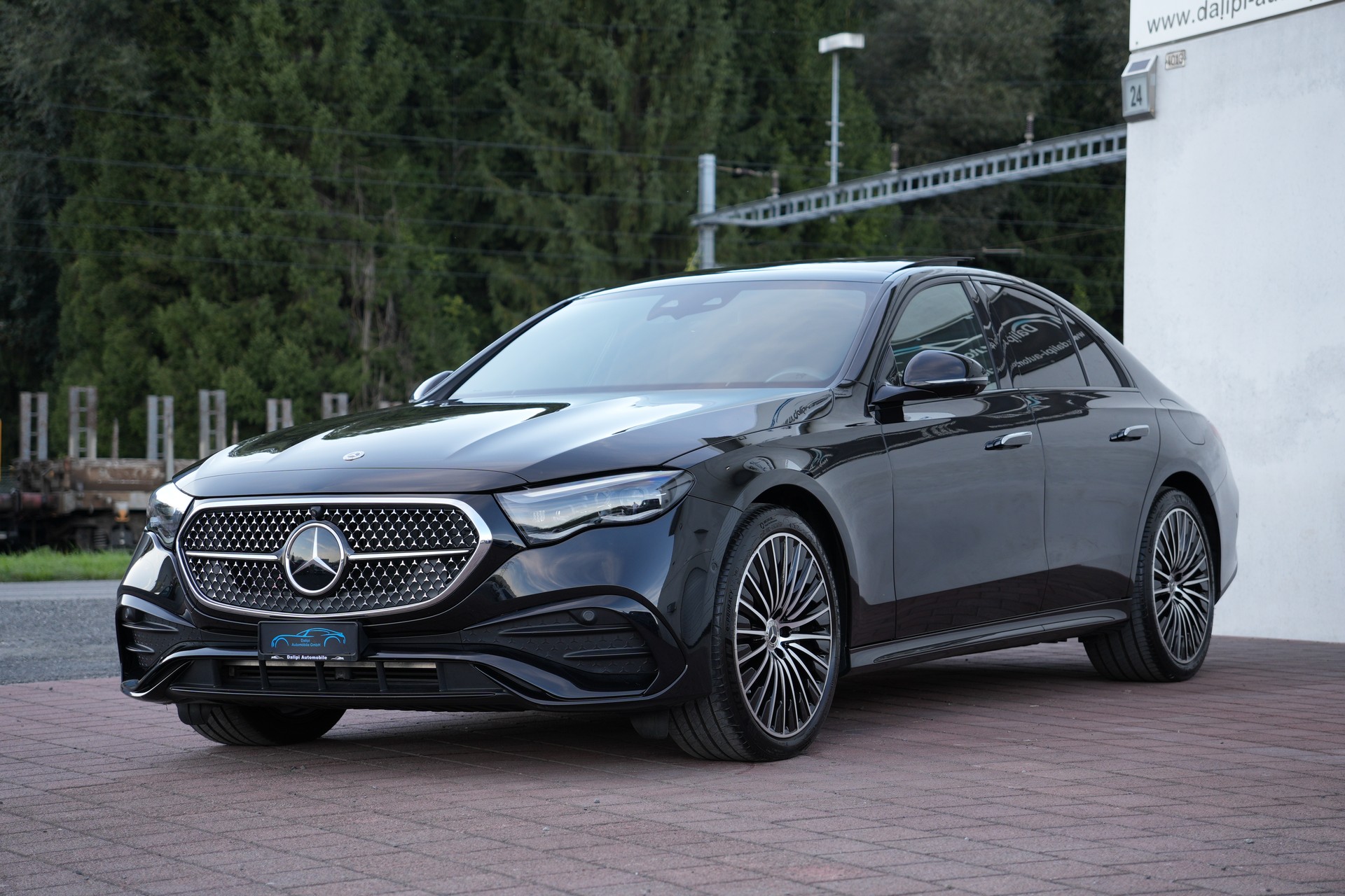 MERCEDES-BENZ E 400 e 4Matic 9G-Tronic (CH)-image-9