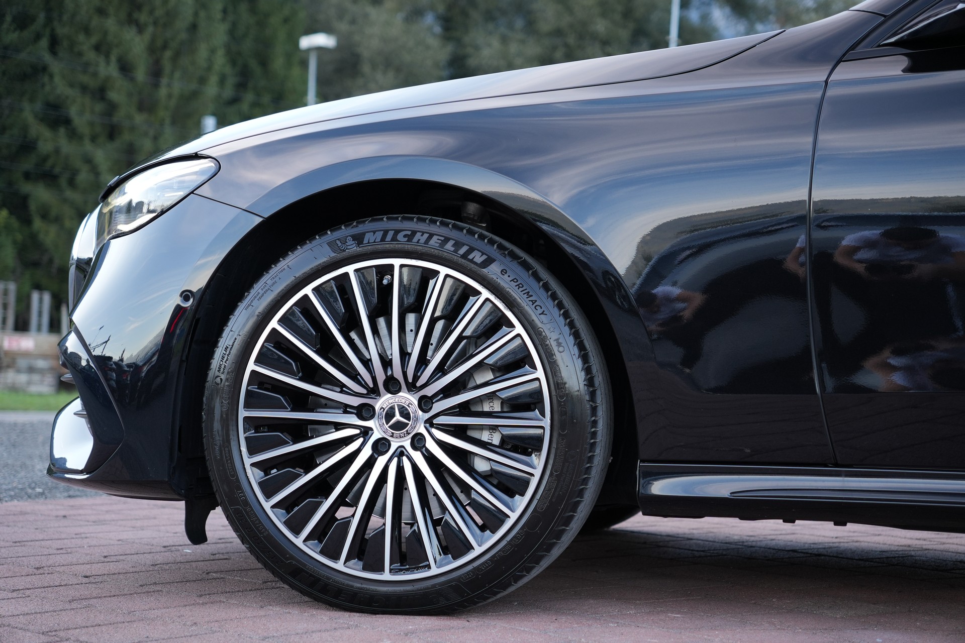 MERCEDES-BENZ E 400 e 4Matic 9G-Tronic (CH)-showroom-element-3