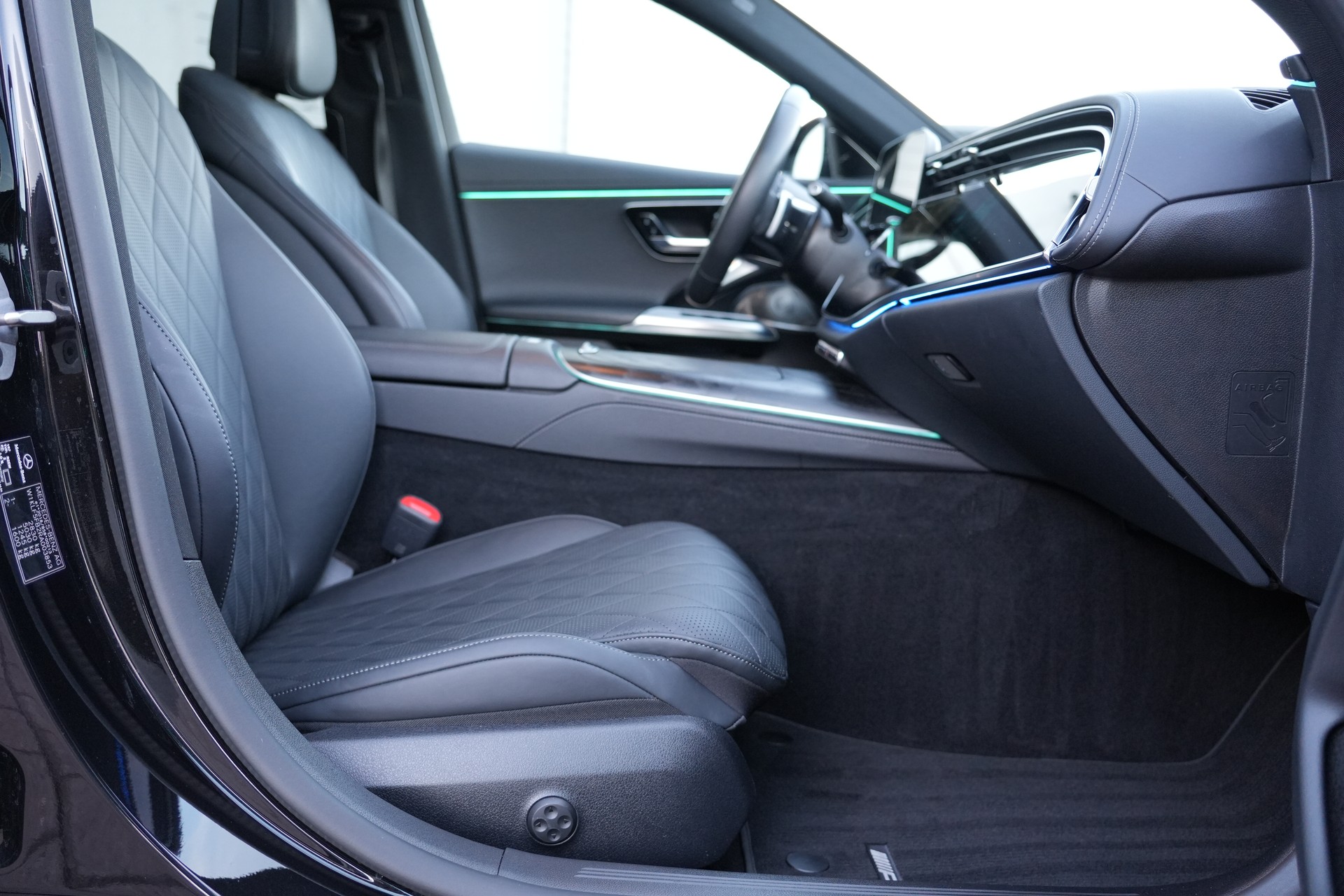 MERCEDES-BENZ E 400 e 4Matic 9G-Tronic (CH)-image-19