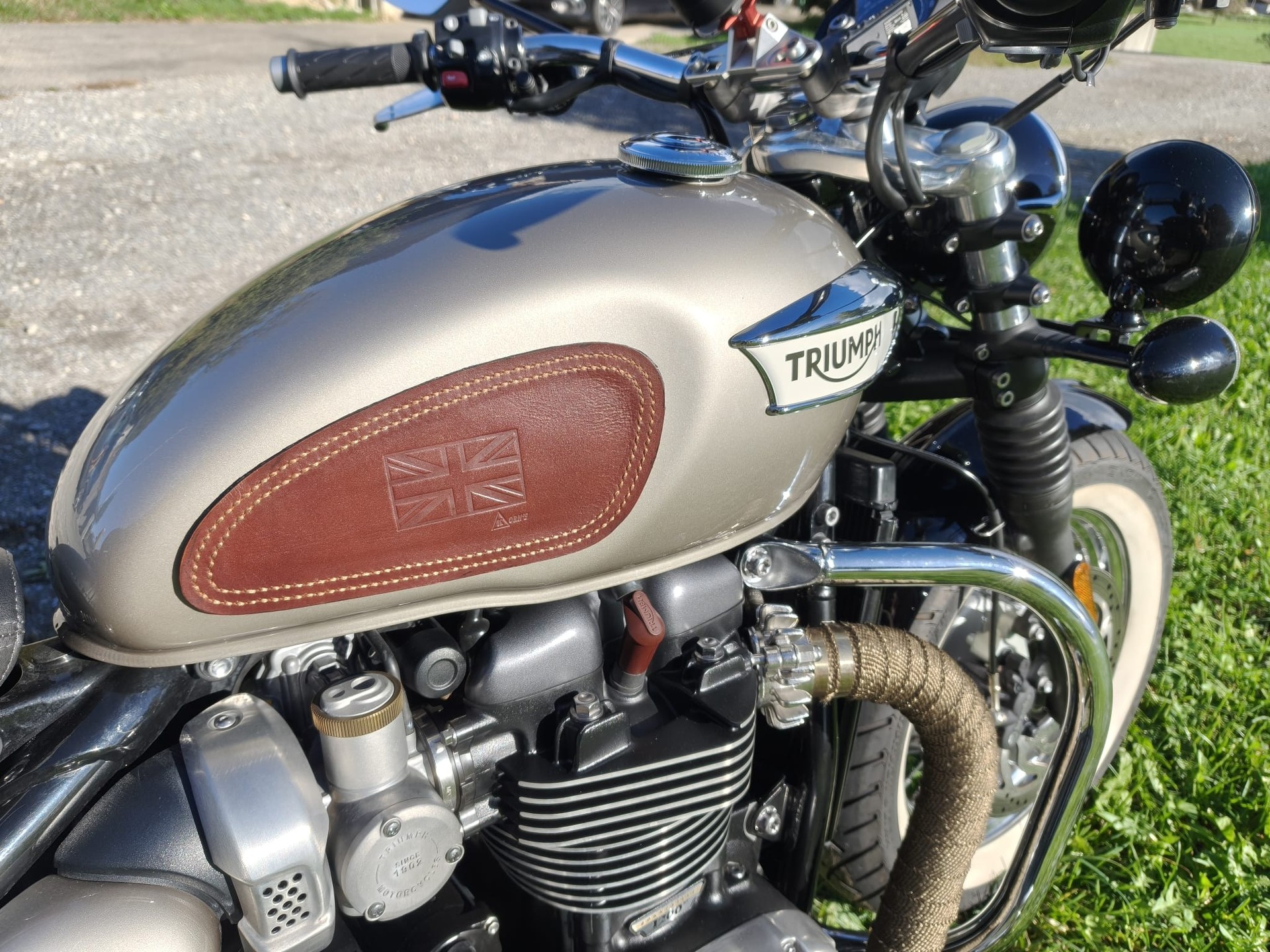 TRIUMPH Bonneville 1200 Speedmaster ABS-image-12