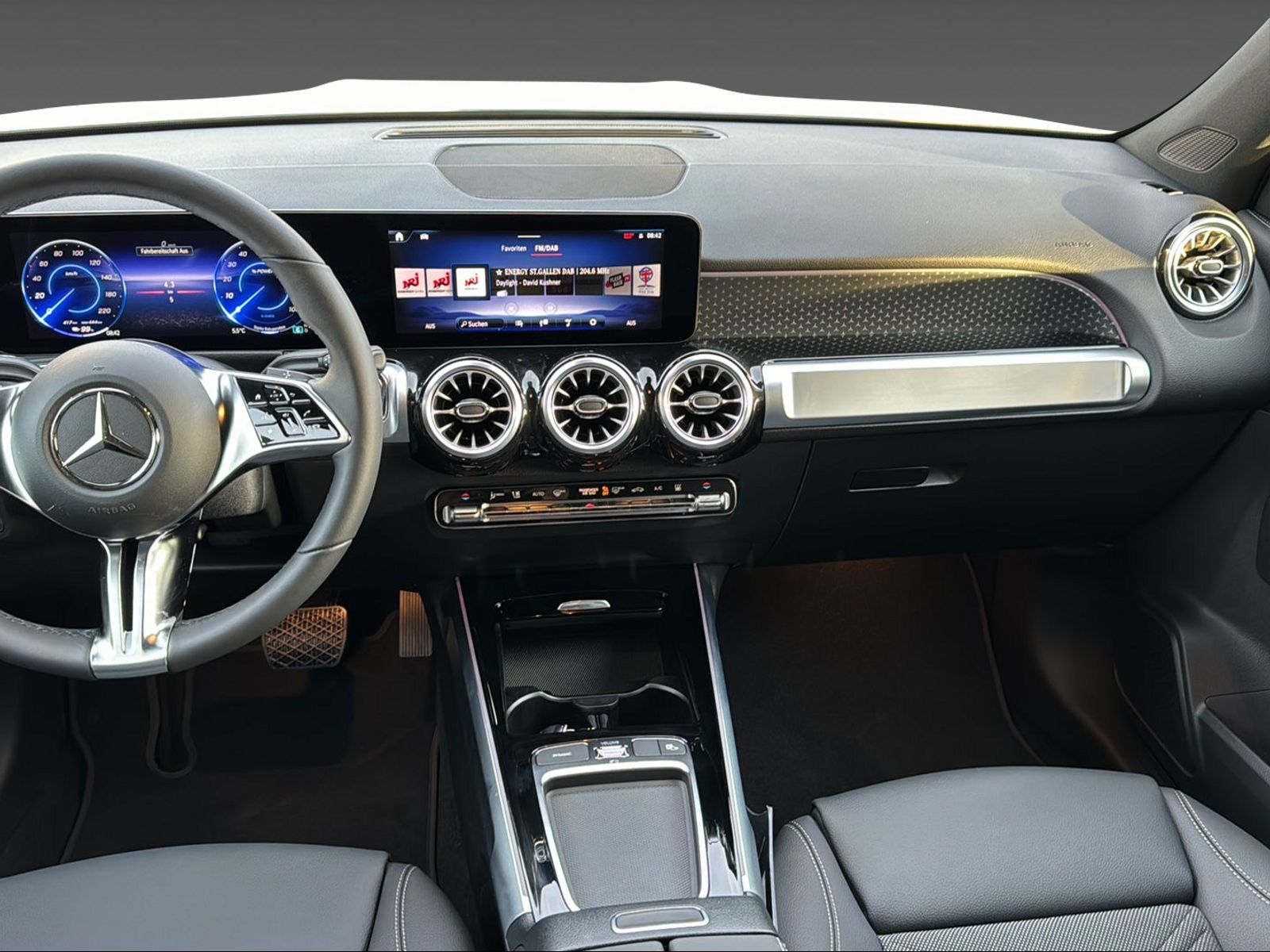 MERCEDES-BENZ EQB 300 4Matic Swiss Star-image-9