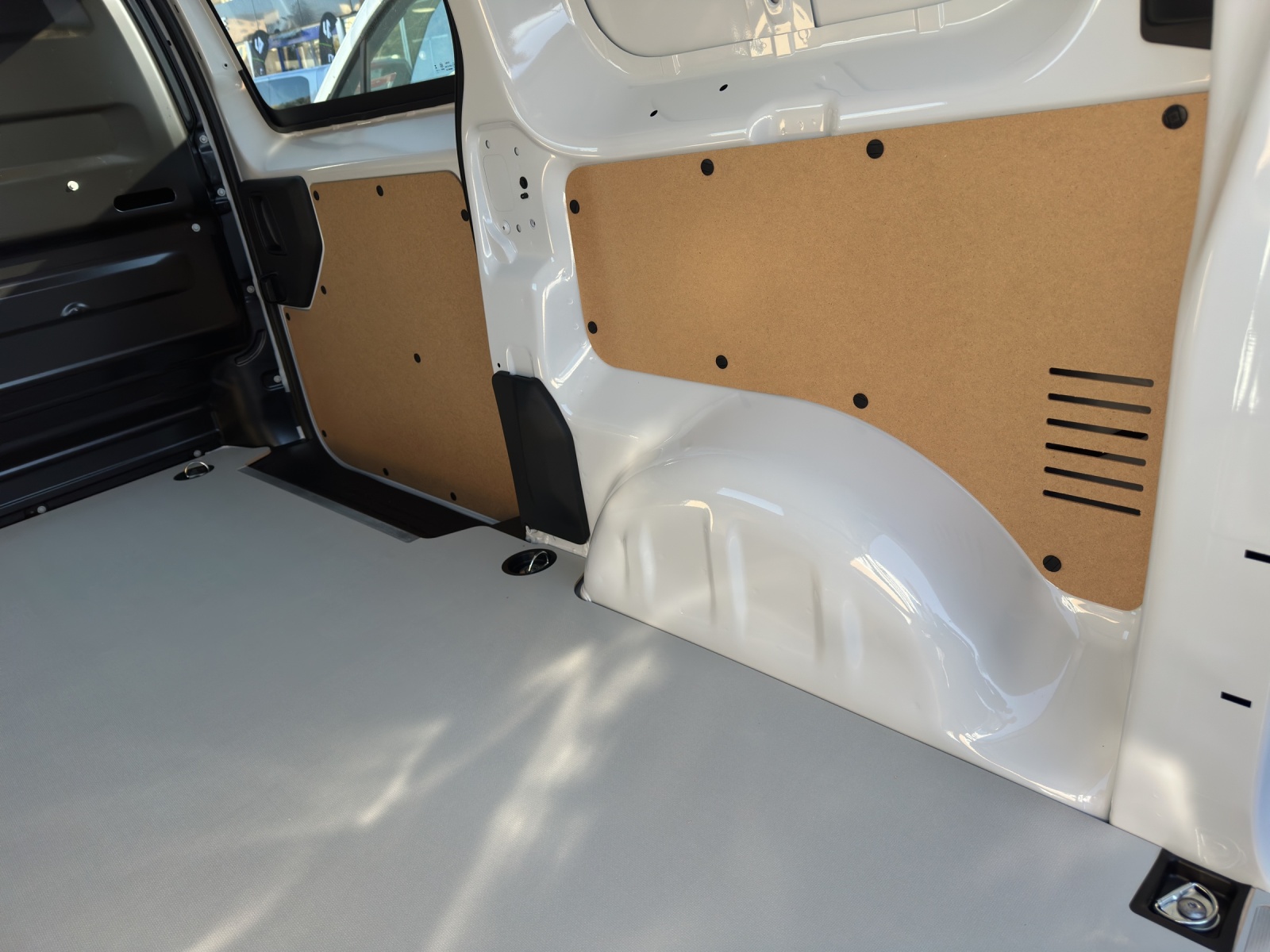 PEUGEOT Expert NEW HDi145 S&S Standar-image-5