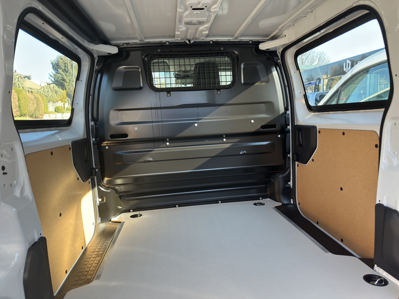 PEUGEOT Expert NEW HDi145 S&S Standar-image-6