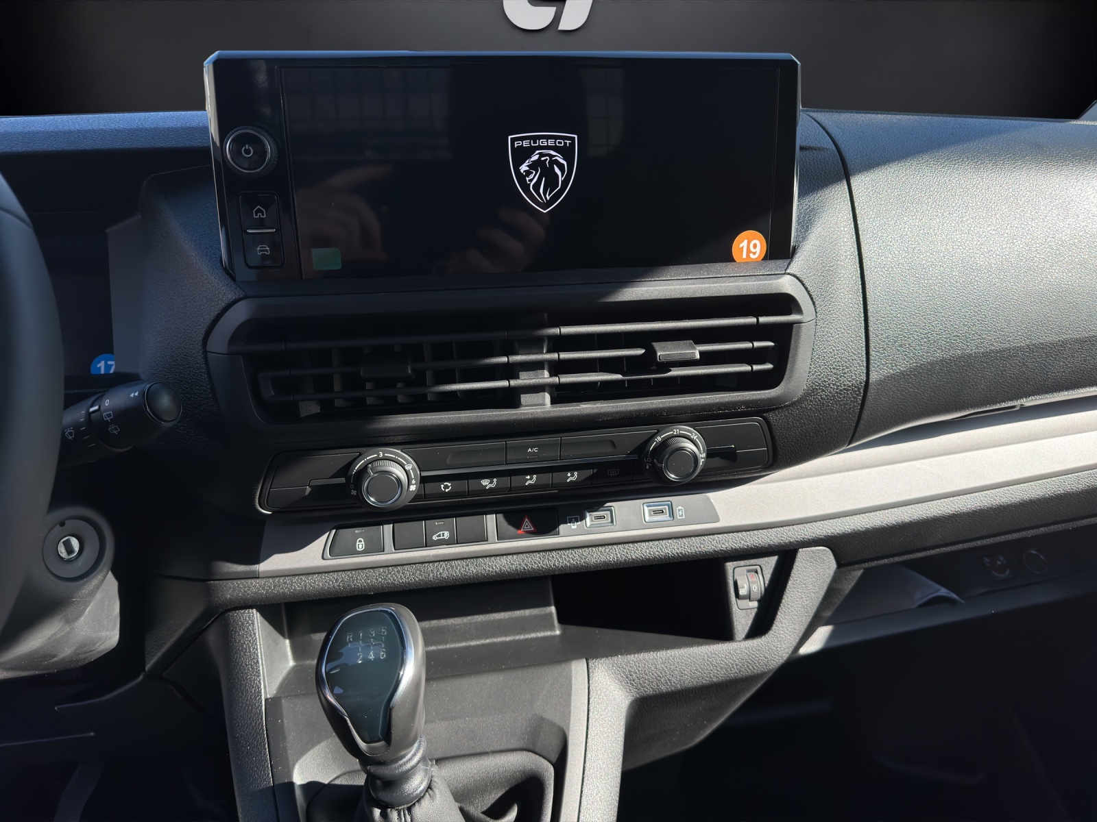 PEUGEOT Expert NEW HDi145 S&S Standar-showroom-element-3