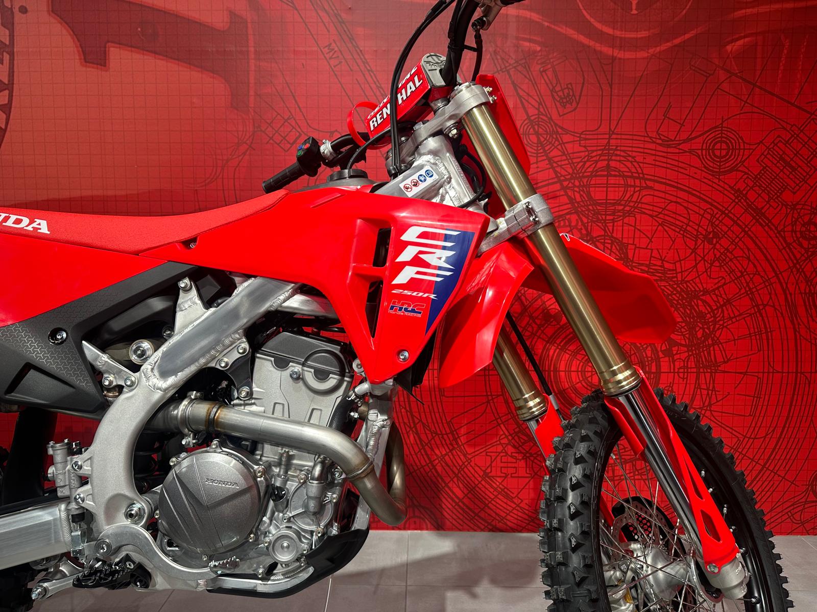 HONDA CRF 250 2025er Modell (in Kiste)-image-12