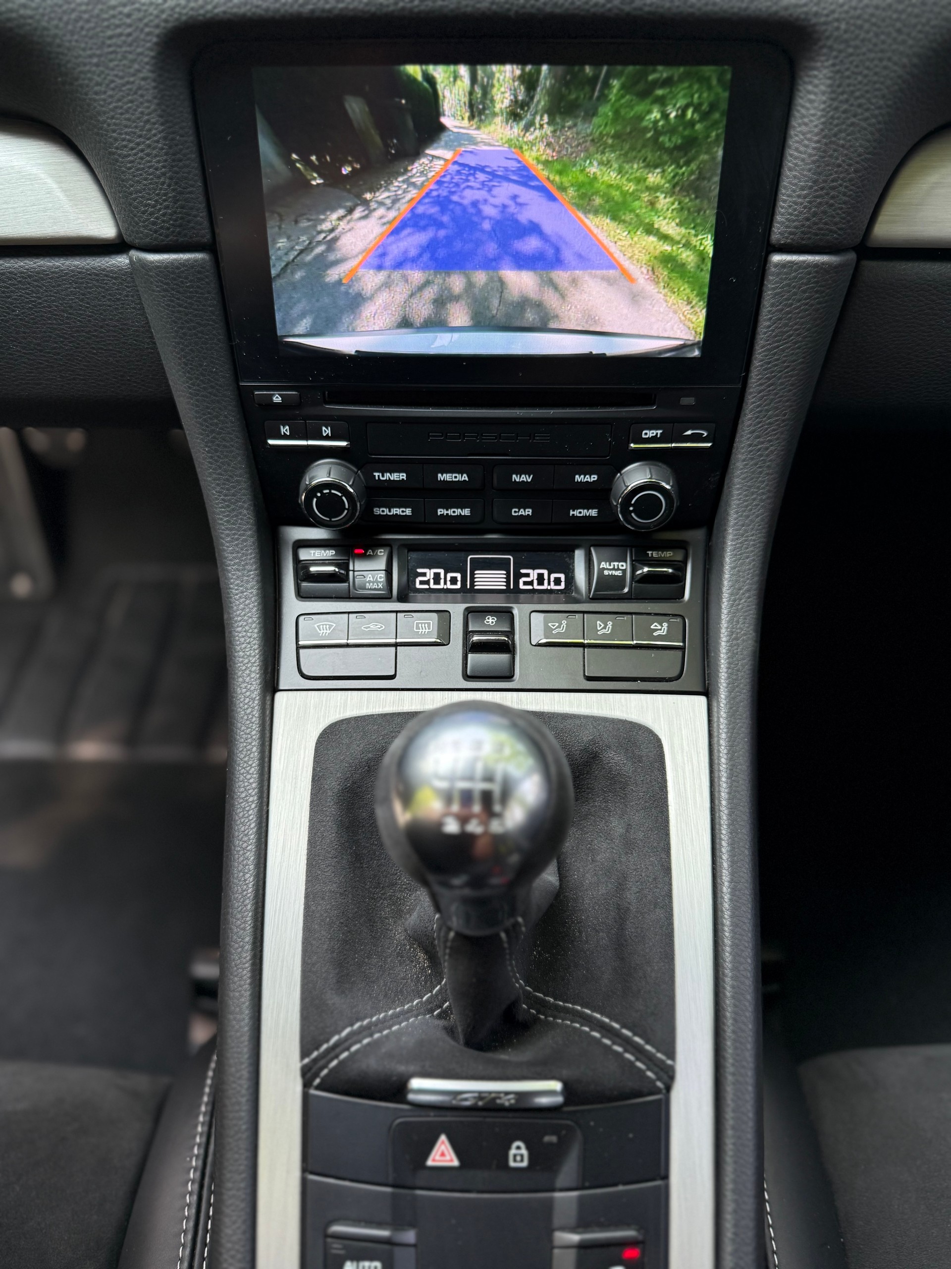 PORSCHE 718 Cayman GT4-image-14