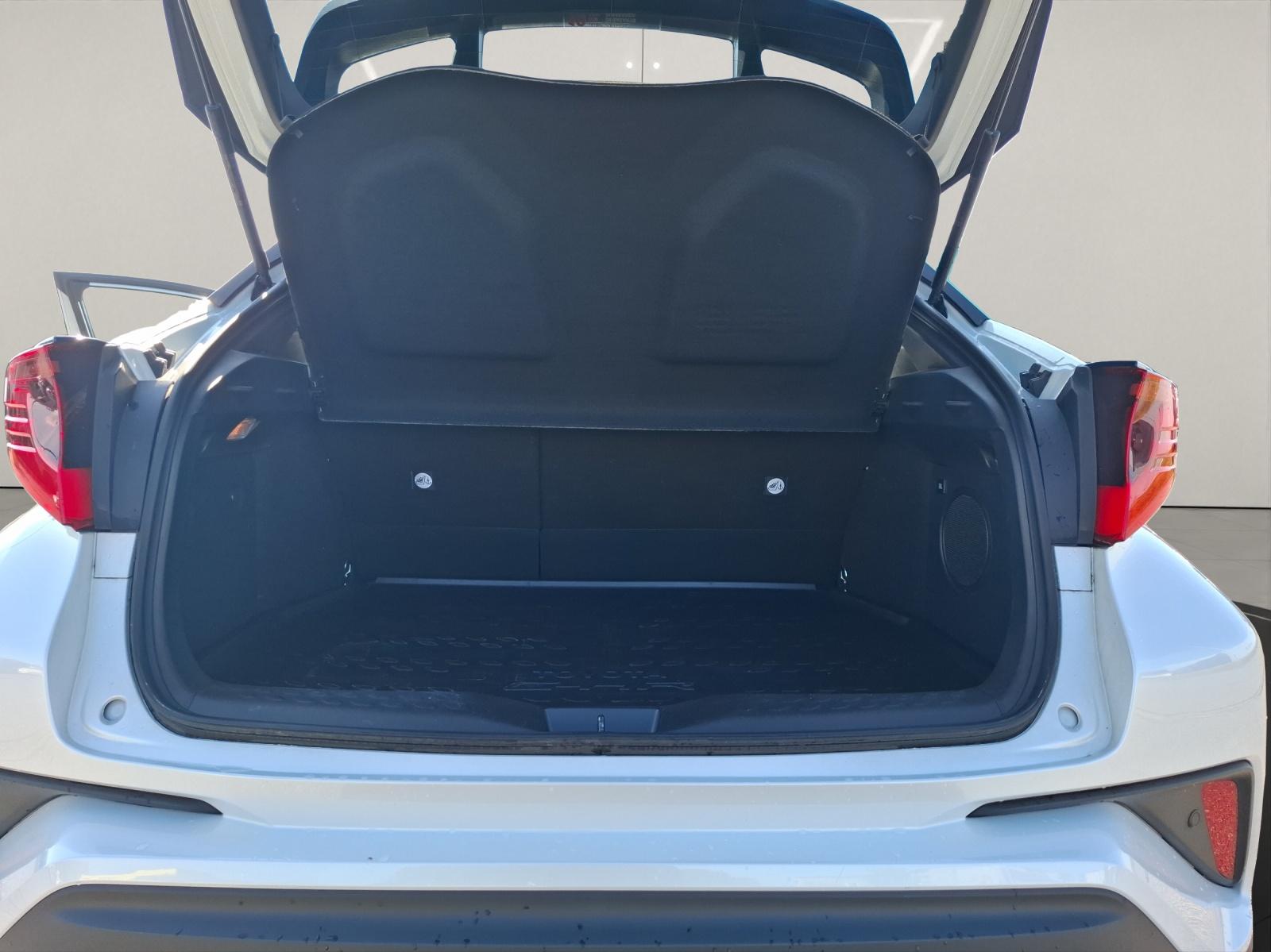 TOYOTA C-HR 2.0 VVTi HSD Move-image-10