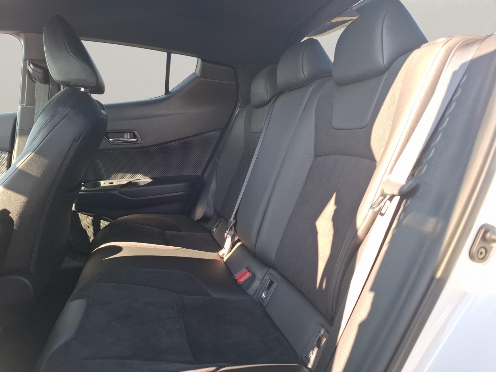 TOYOTA C-HR 2.0 VVTi HSD Move-image-9