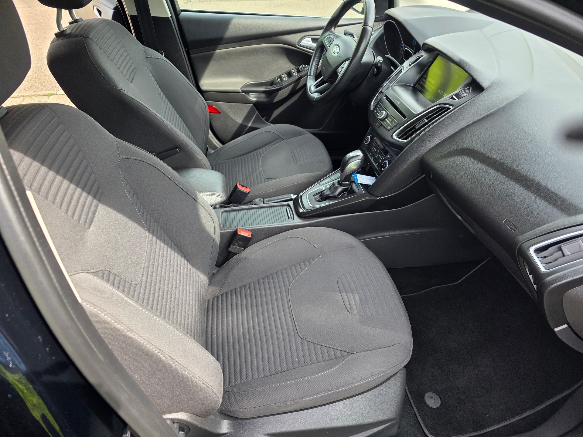 FORD Focus 2.0 TDCi Titanium Powershift-image-14