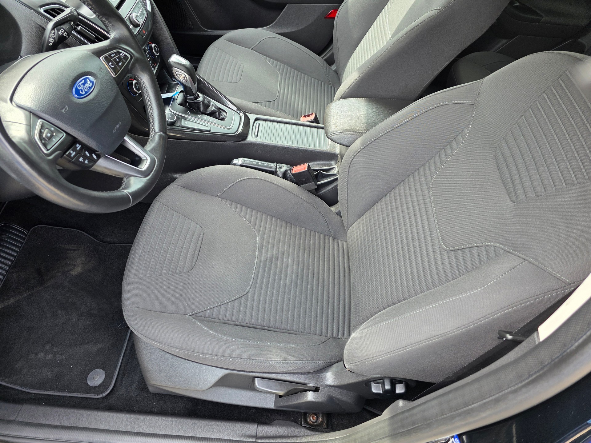 FORD Focus 2.0 TDCi Titanium Powershift-image-8
