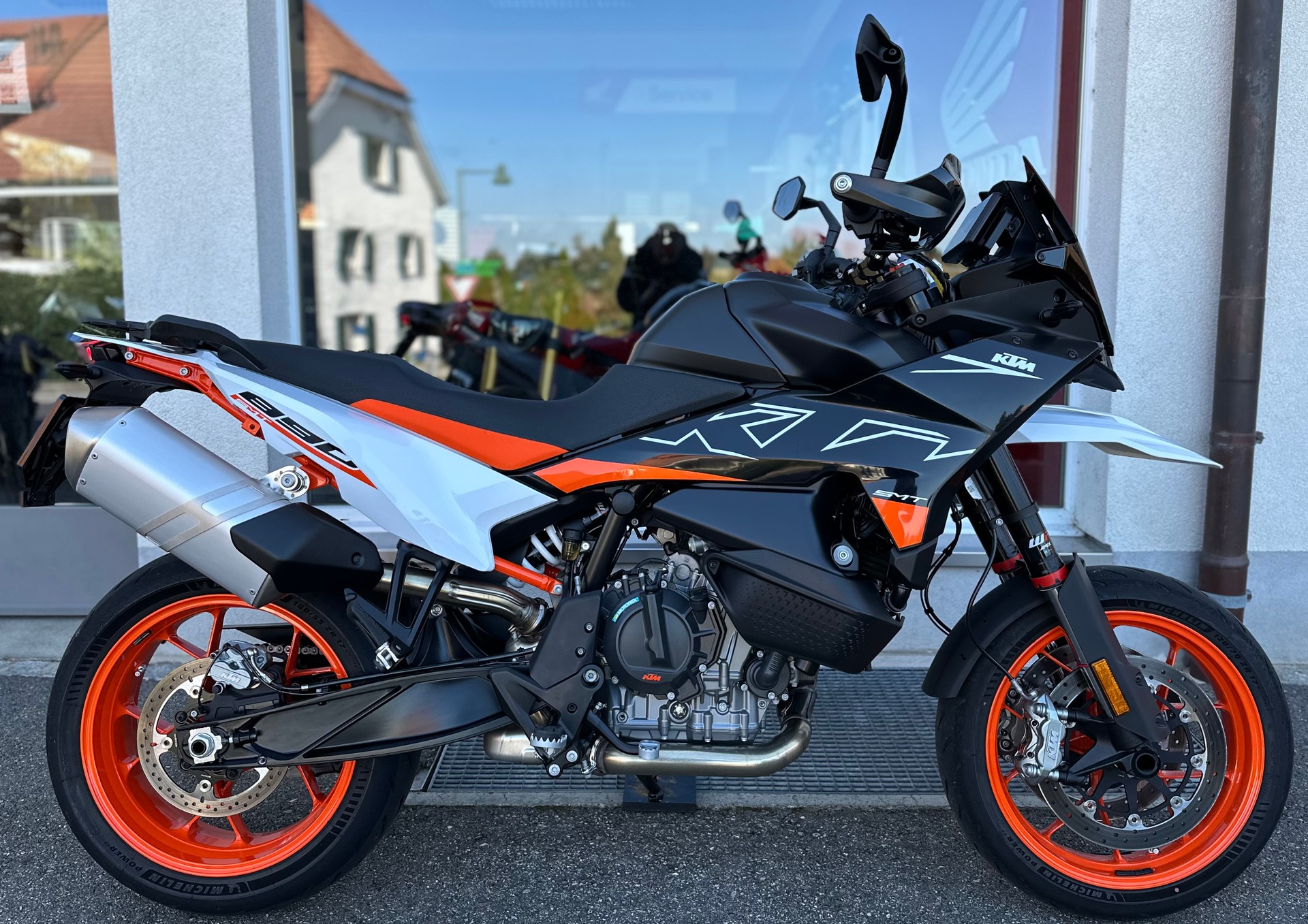 KTM 890 SMT-image-0