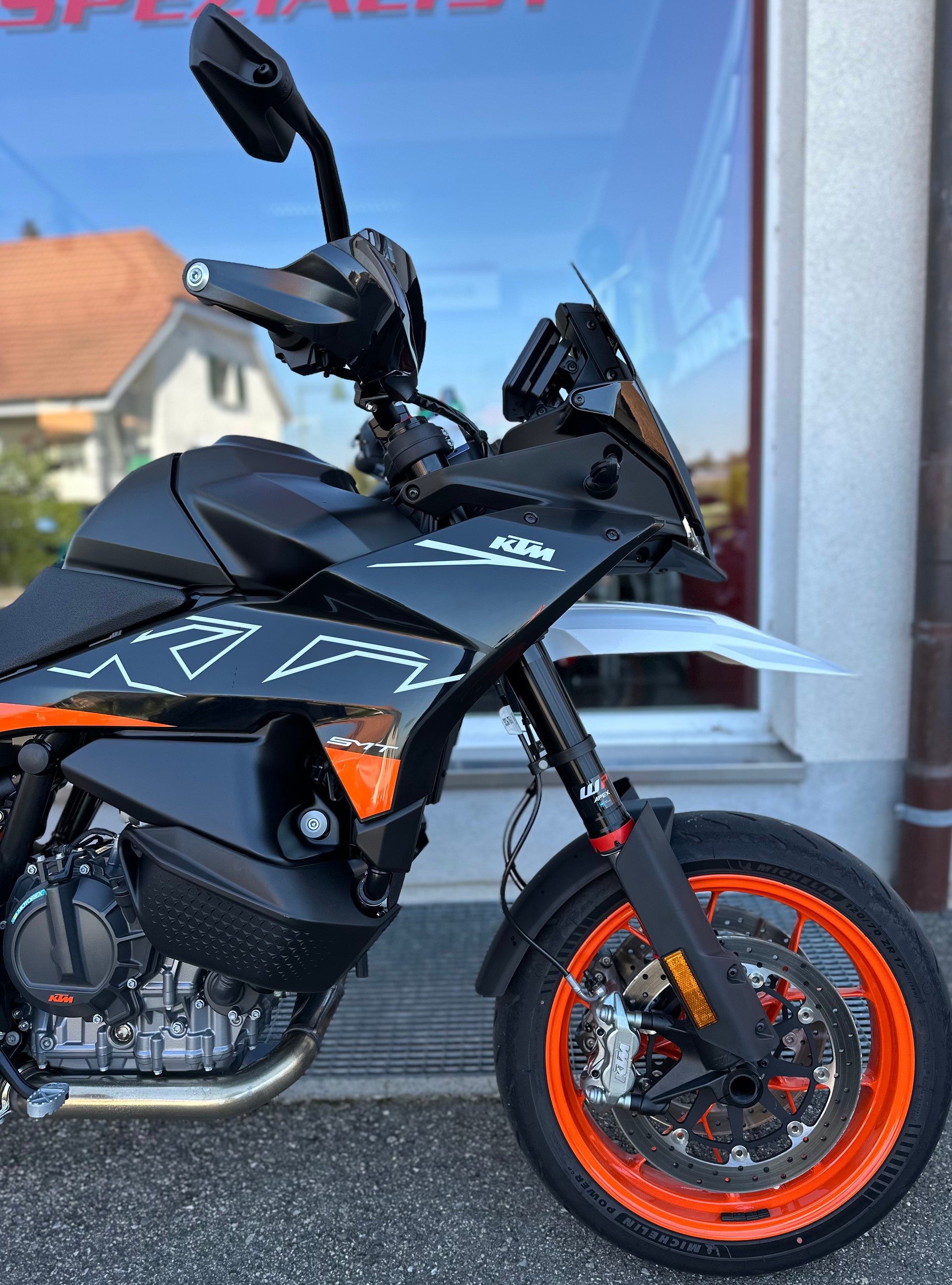 KTM 890 SMT-image-4