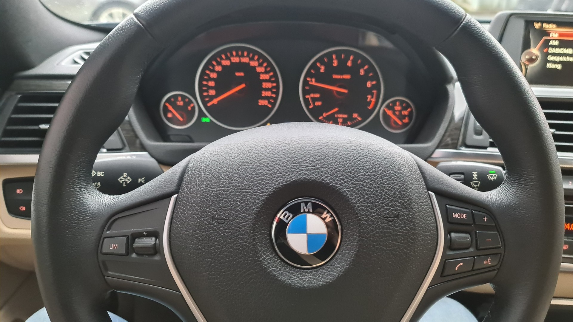 BMW 420i Gran Coupé xDrive Luxury Line-image-17
