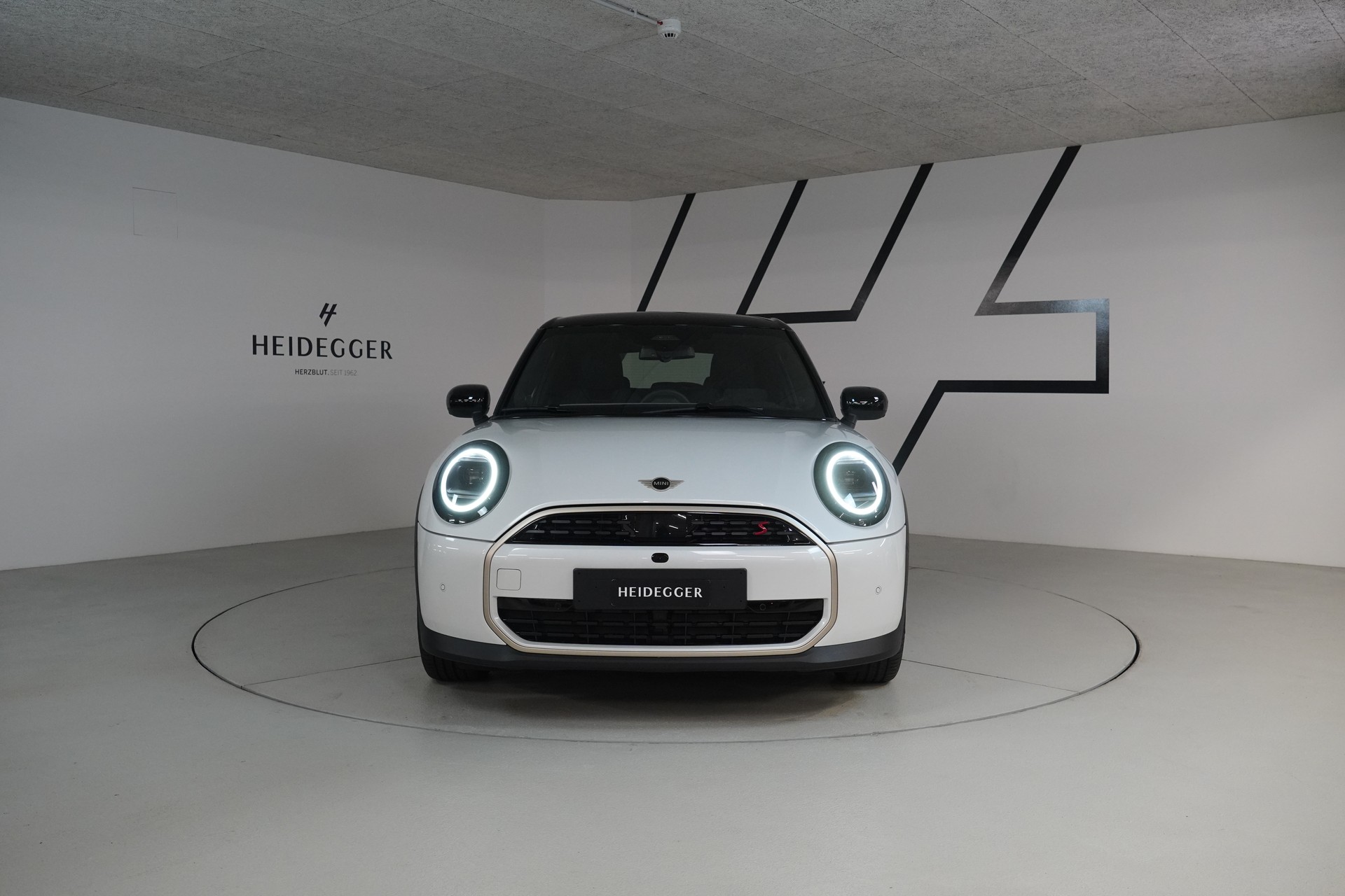 MINI Cooper S DKG-showroom-element-1