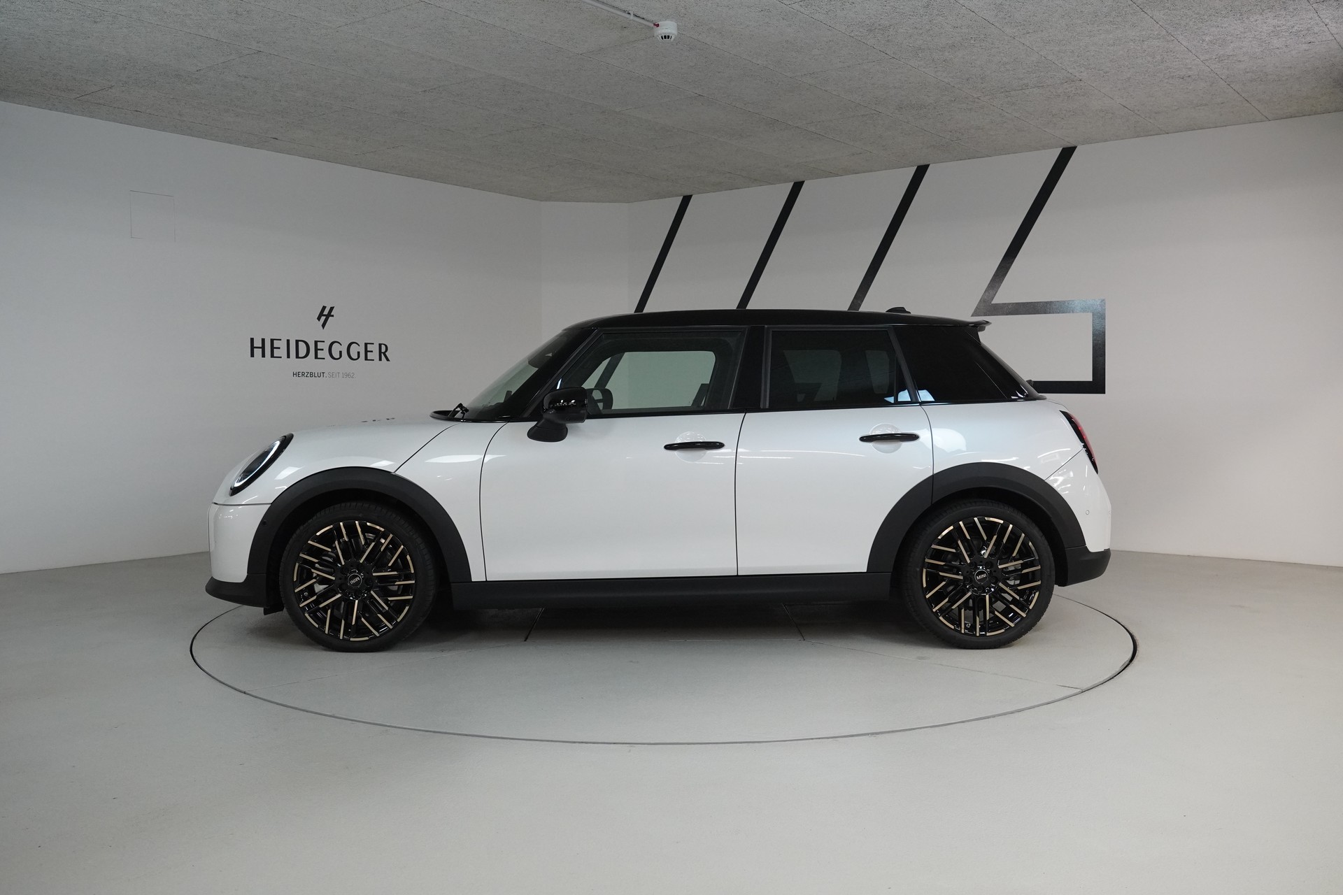 MINI Cooper S DKG-showroom-element-3