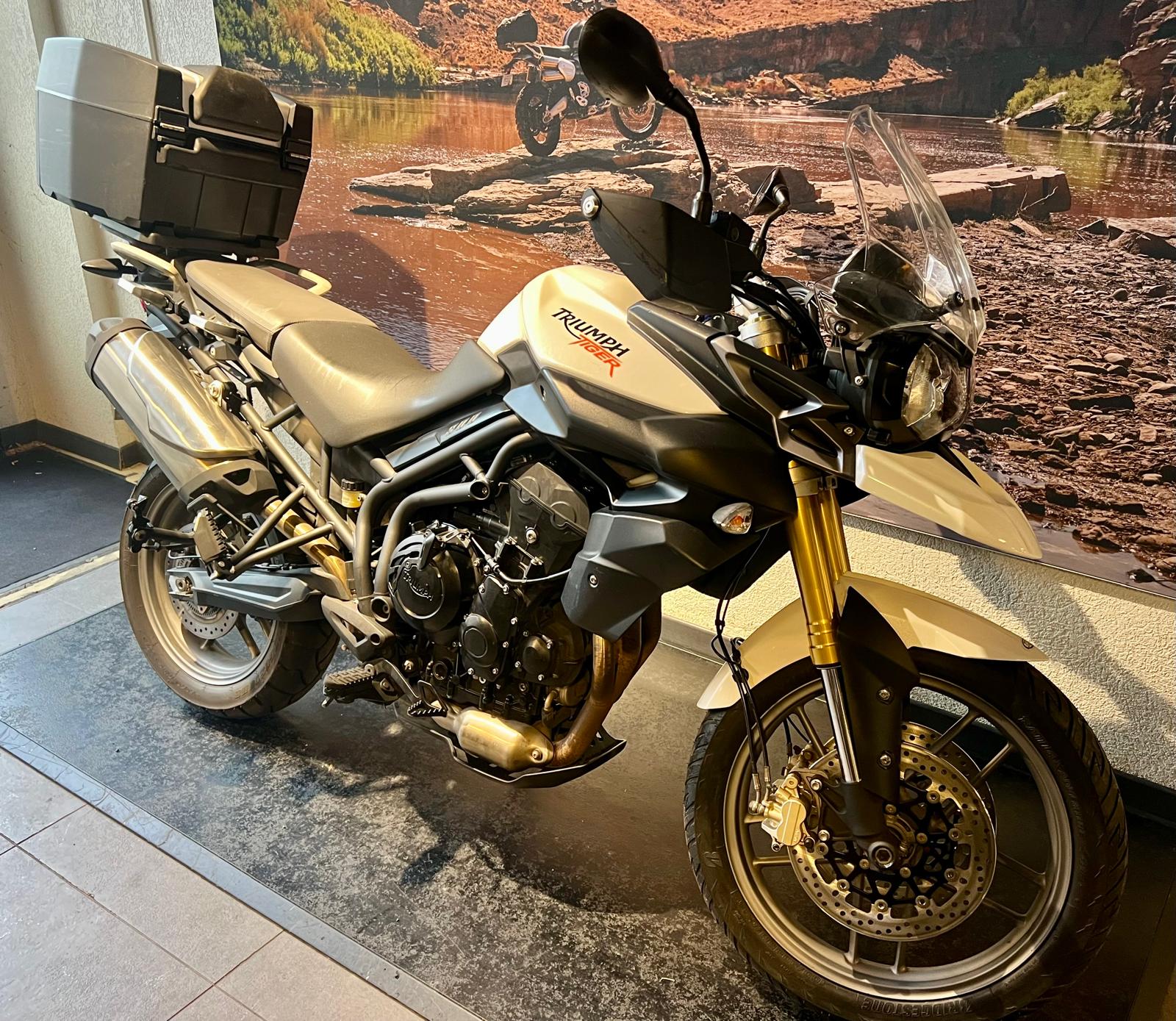 TRIUMPH Tiger 800 ABS-image-1