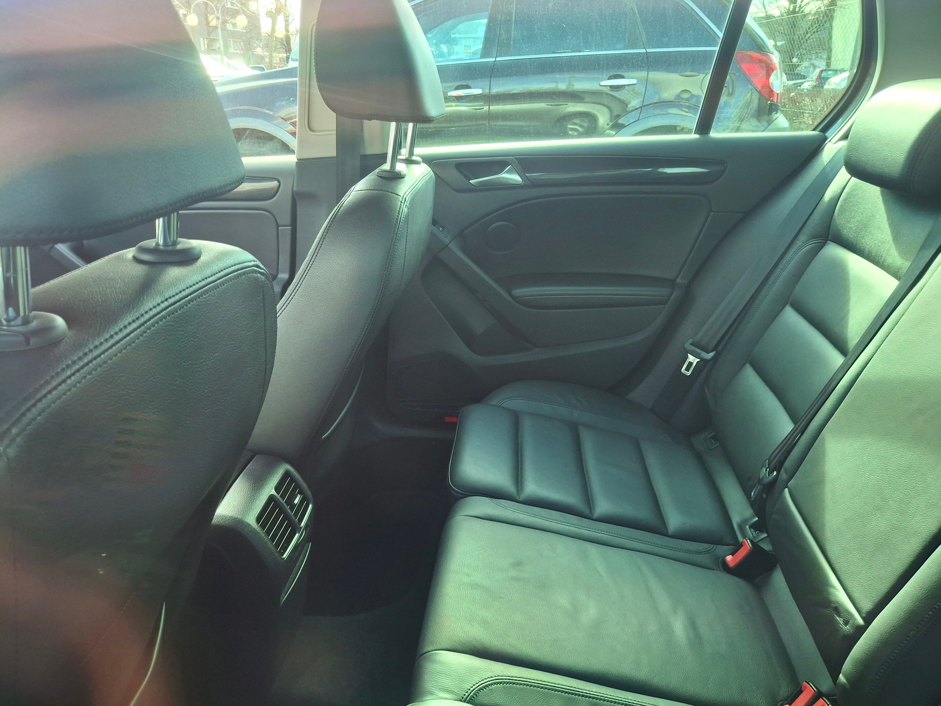VW Golf 1.4 TSI Highline DSG-image-22